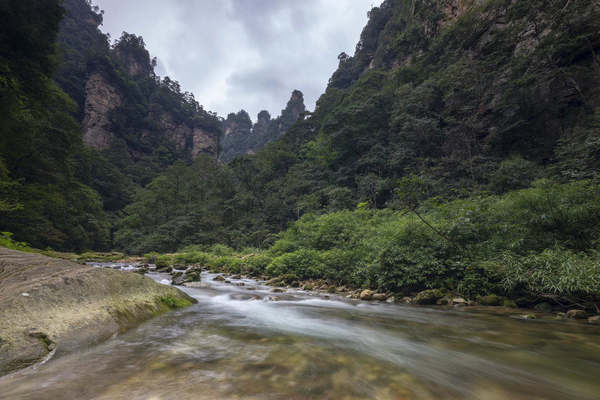 张家界之旅：感受自然奇观和历史文化