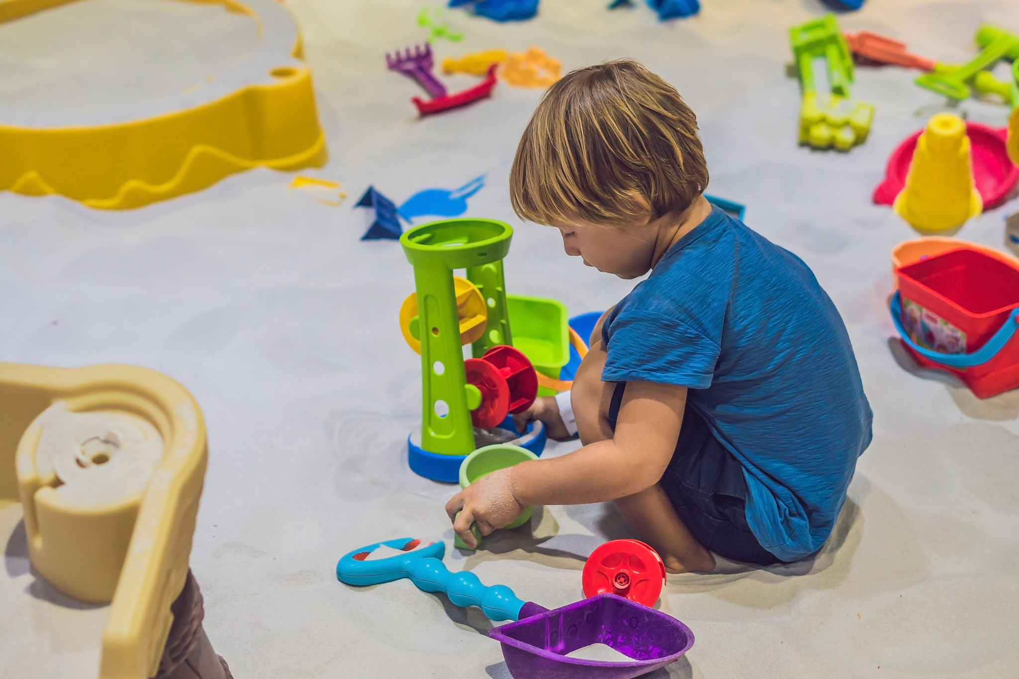 幼儿在玩沙造模型游戏老师的发现与反思