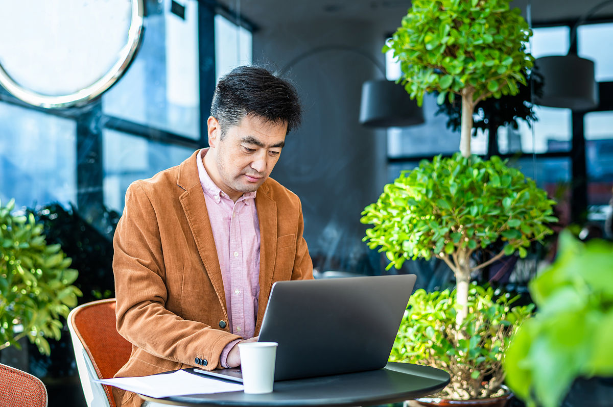 普通人张伟：平凡生活中的不凡品质