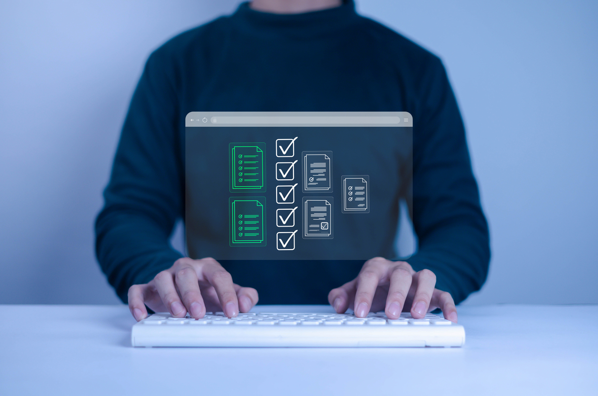 我是一名大四学生毕业实习工作是前端工程师学校让交一份实习内容和过程800字帮我写一下