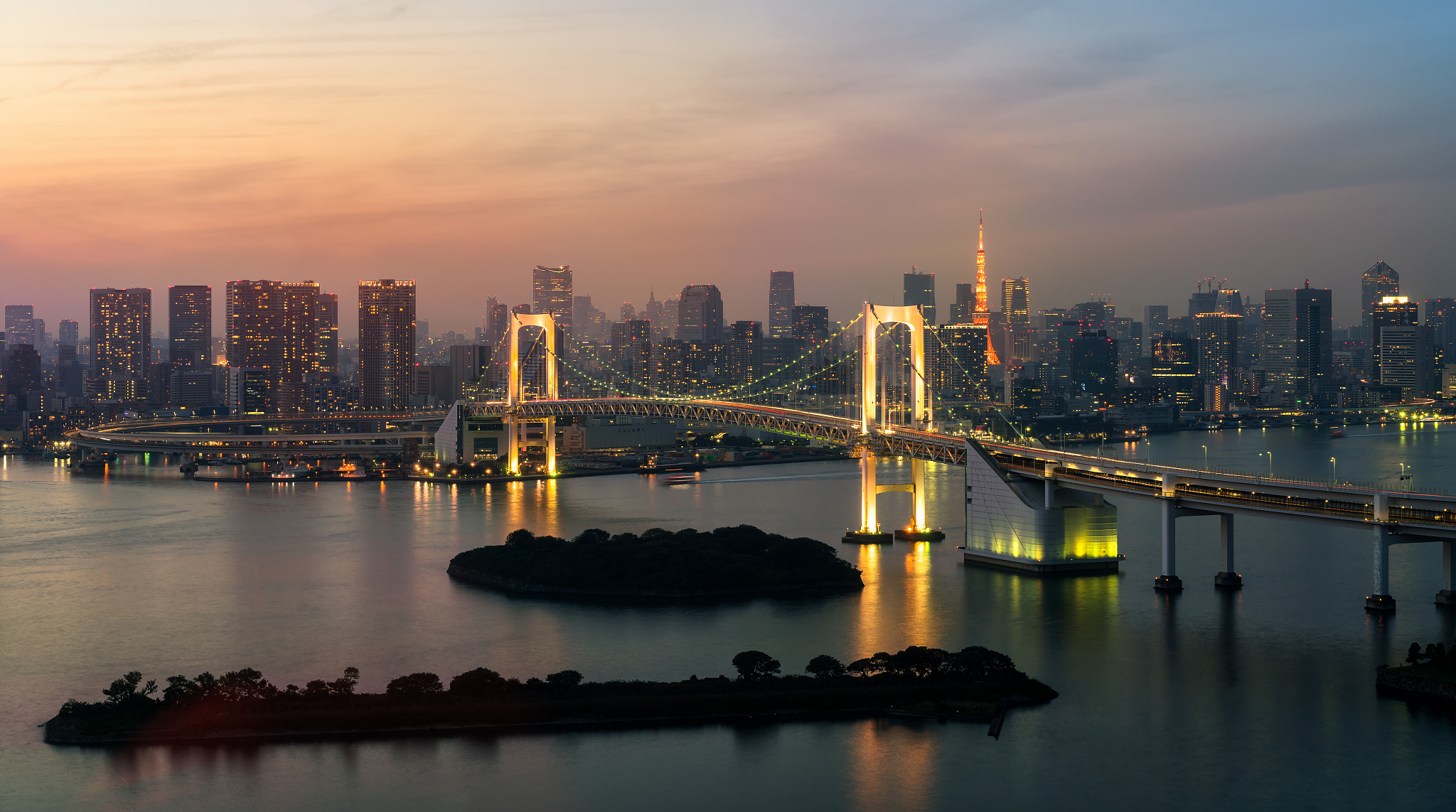 tokyo tower and rainbow bridge in japan
