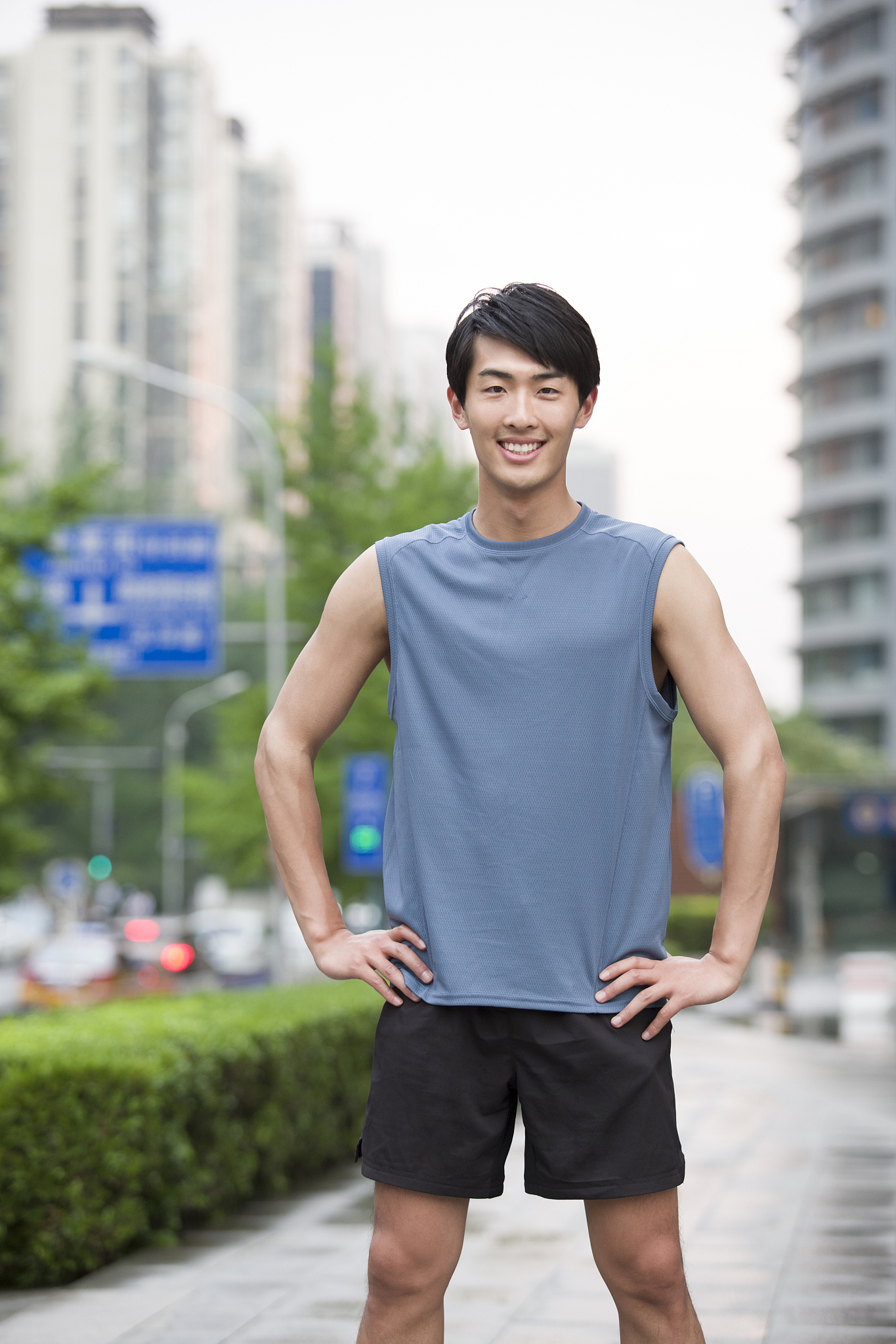 夸一个男人很帅很年轻身材很好