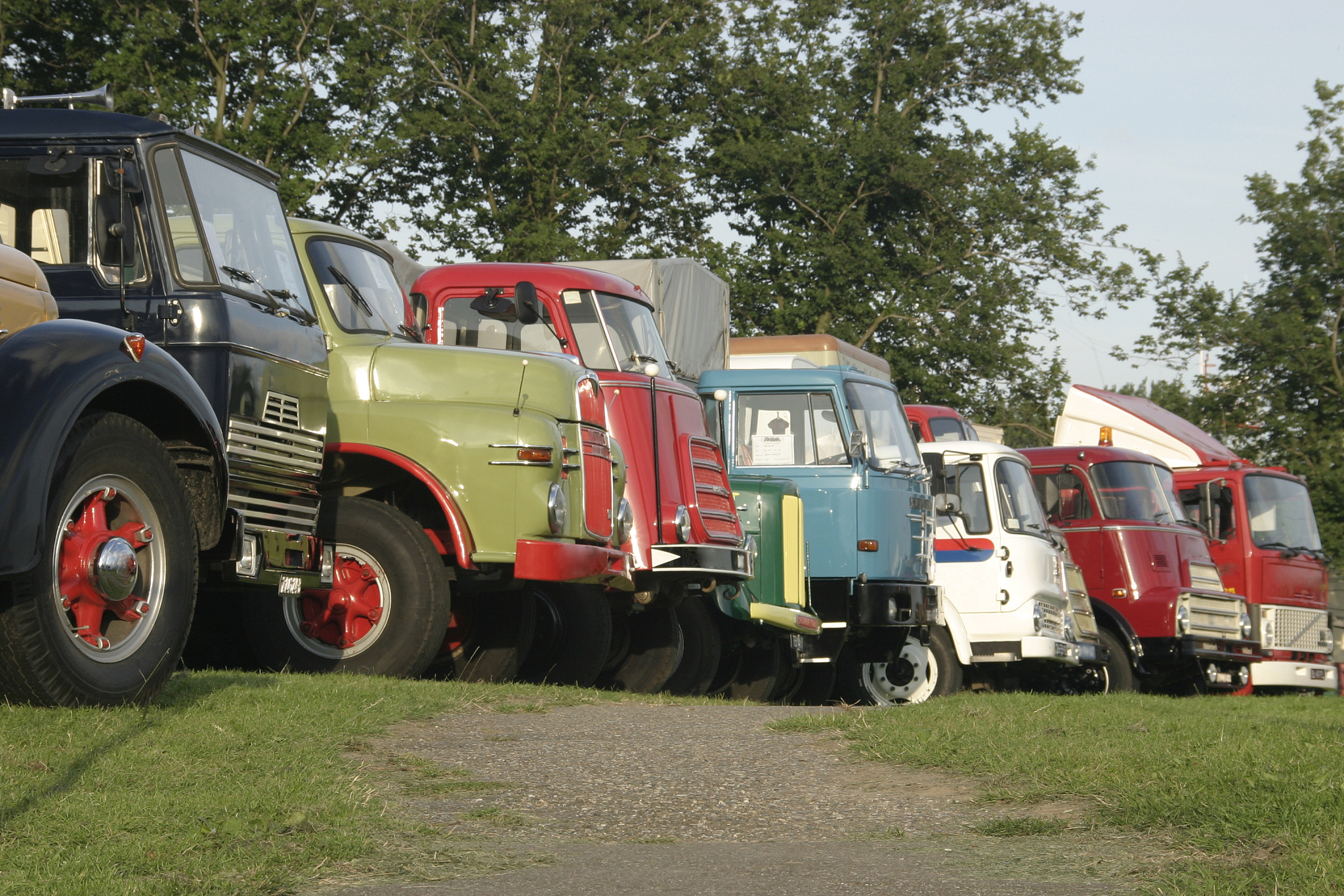 蒙古国无人重卡 翻译为英文