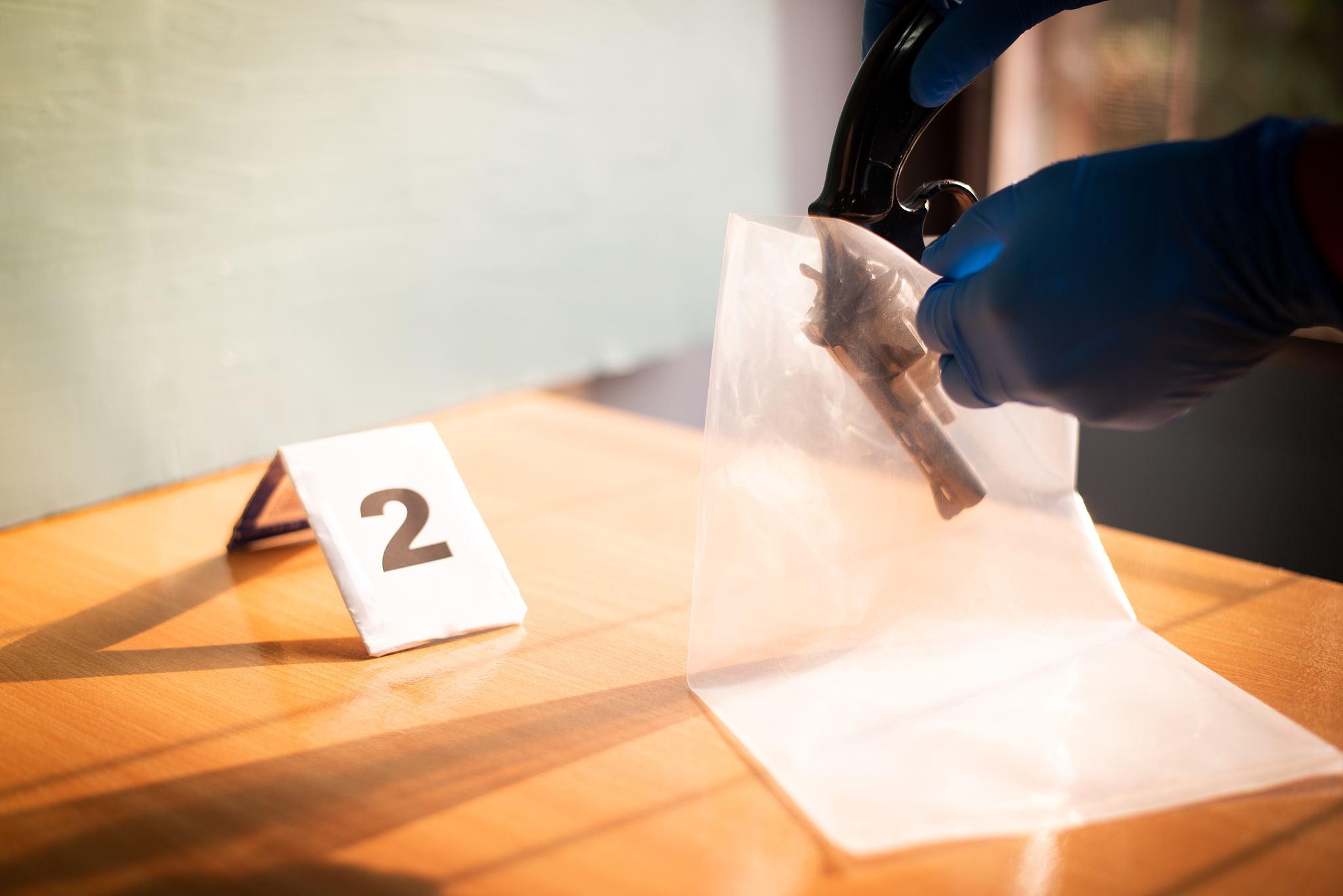 疑窦丛生是什么意思？ - 词语疑窦丛生的解释和运用