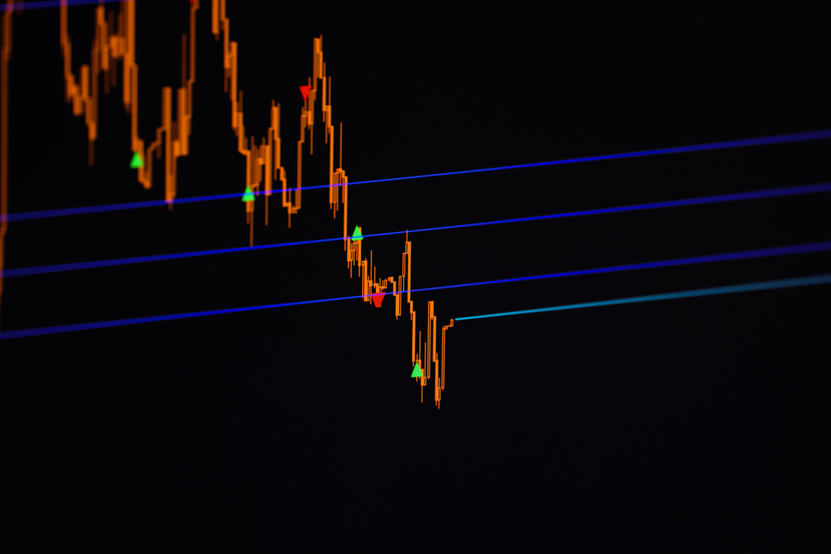根据同花顺信息分析铁矿石2309从5月31日到6月9日的MACD曲线