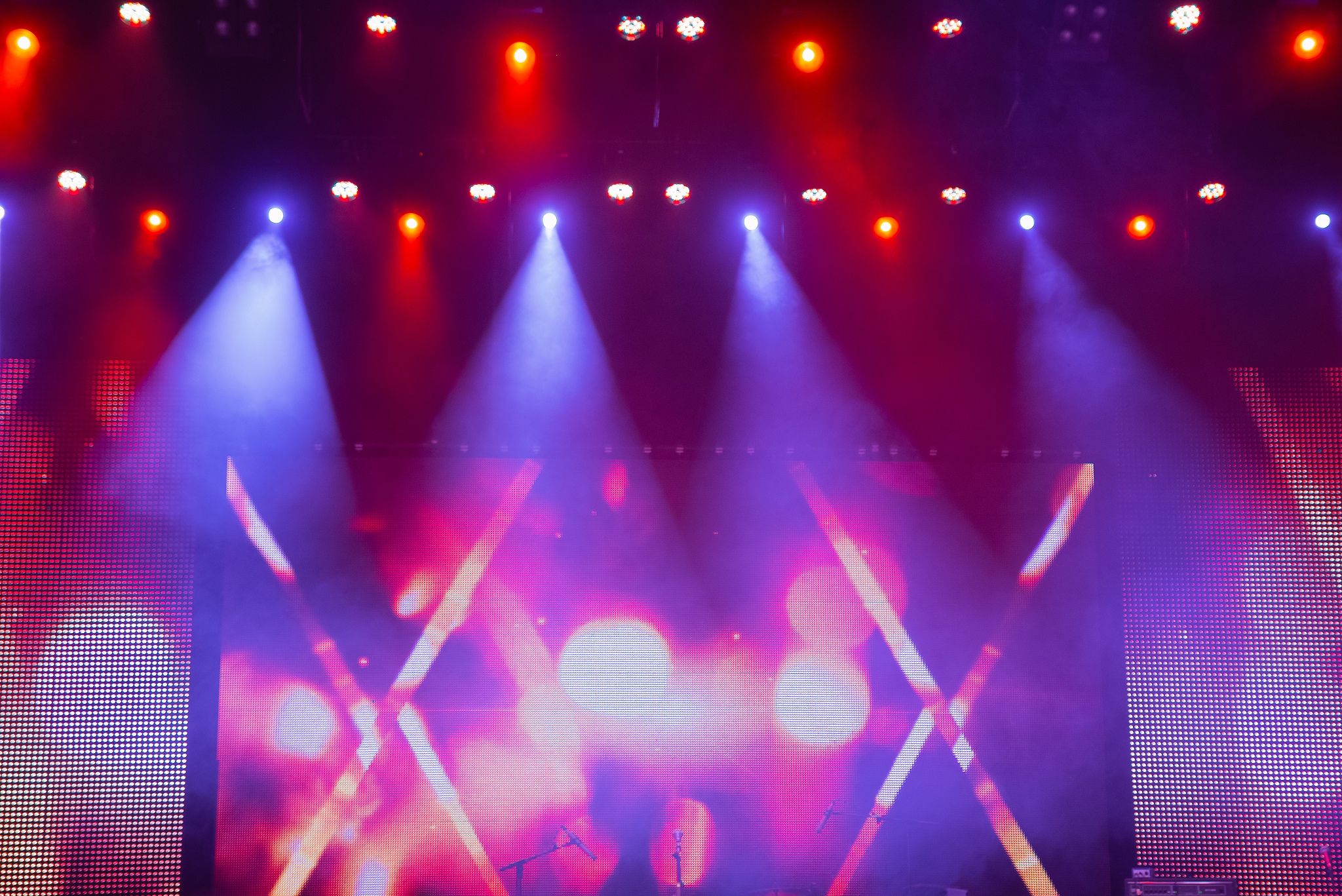 以流行音乐与社会历史背景息息相关相关的论文一万字