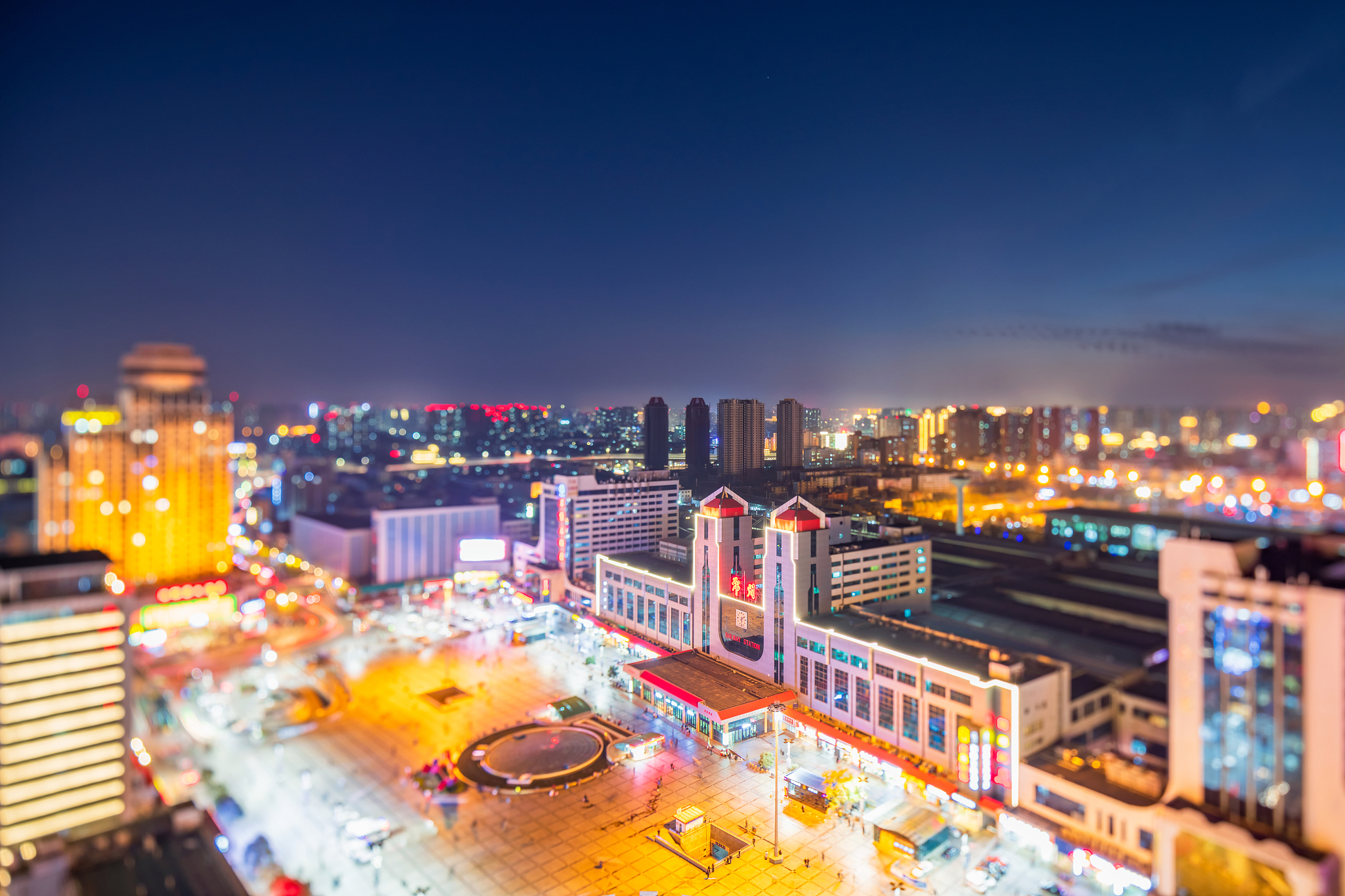 郑州火车站东广场户外风光高视角