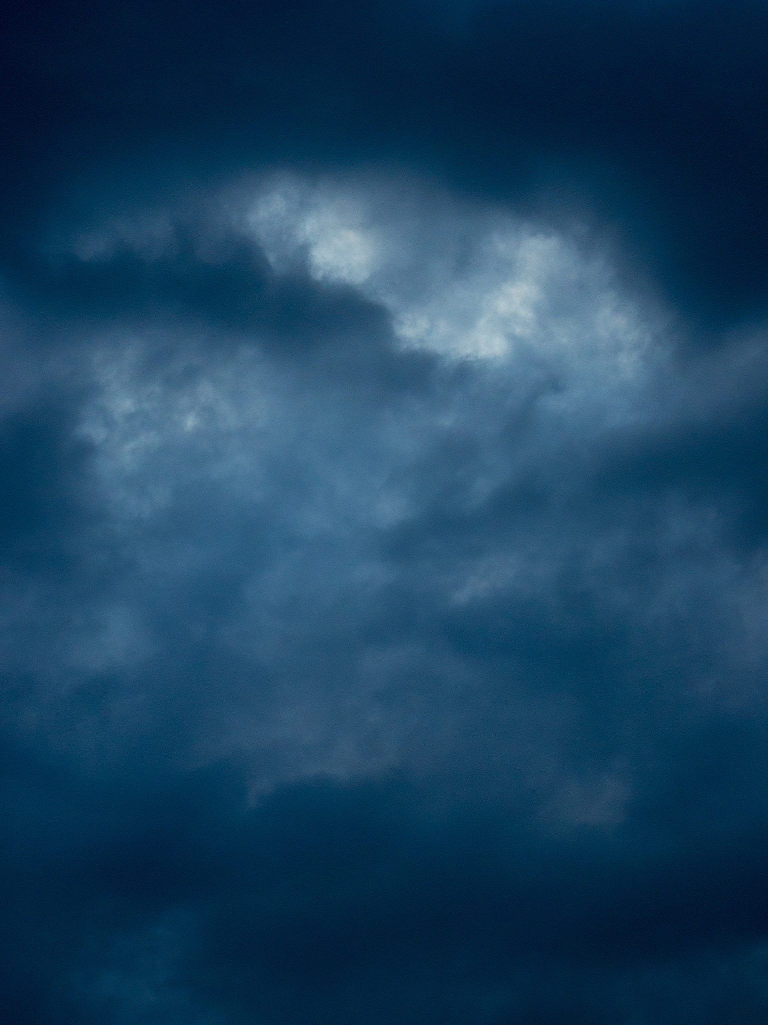 20条回复：今天暴雨依旧？下班早点回家降水局地性强短时雨量大