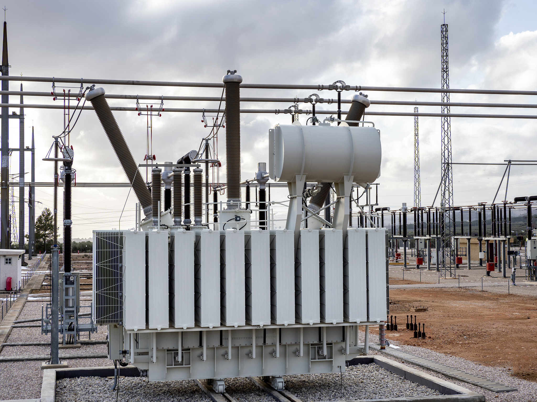 500KV高压配电系统常用哪种配电装置？