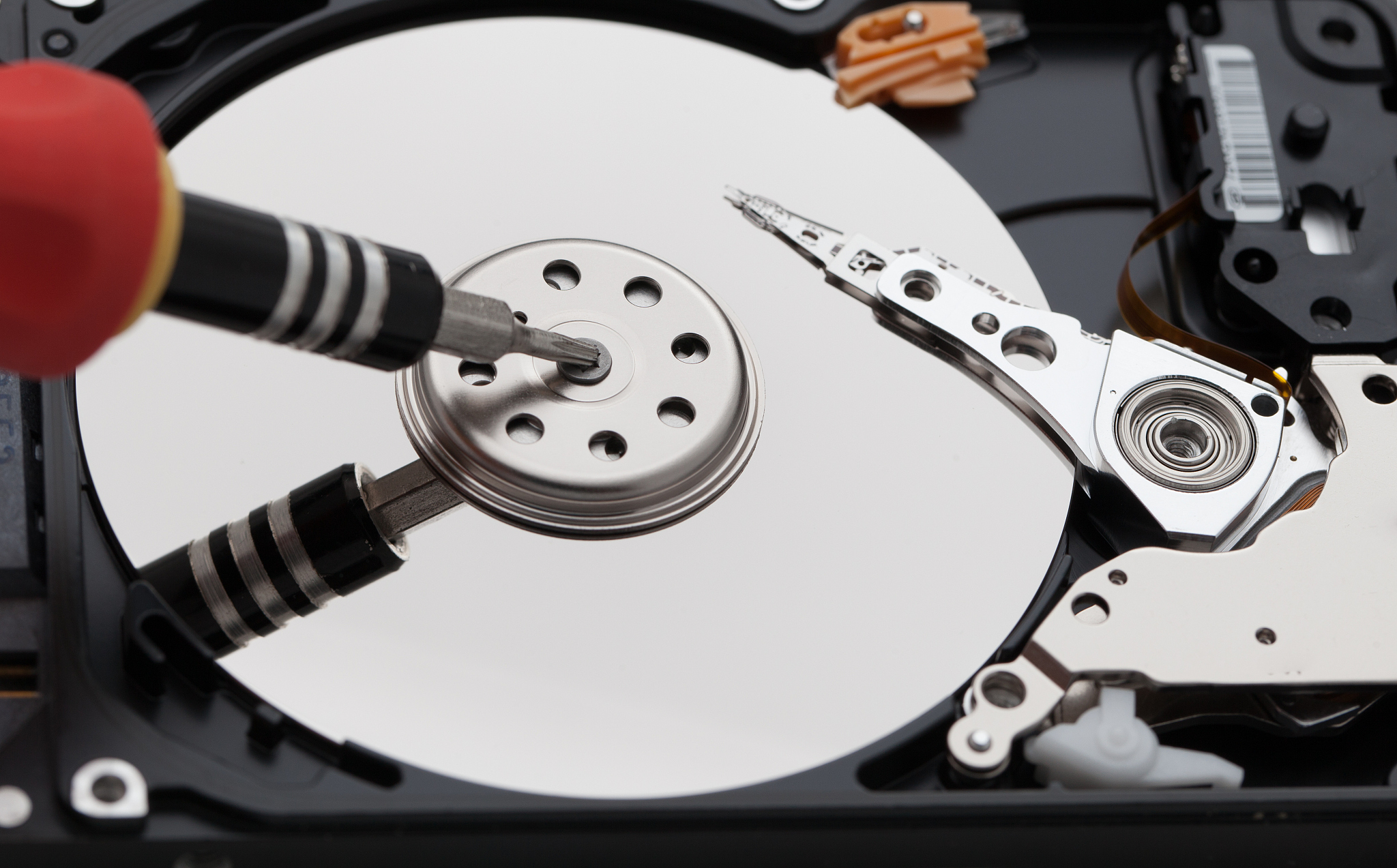 我想围绕How to find china hyper tough screwdriver bit set manufacturer写一篇文章你可以给我一个纲要吗