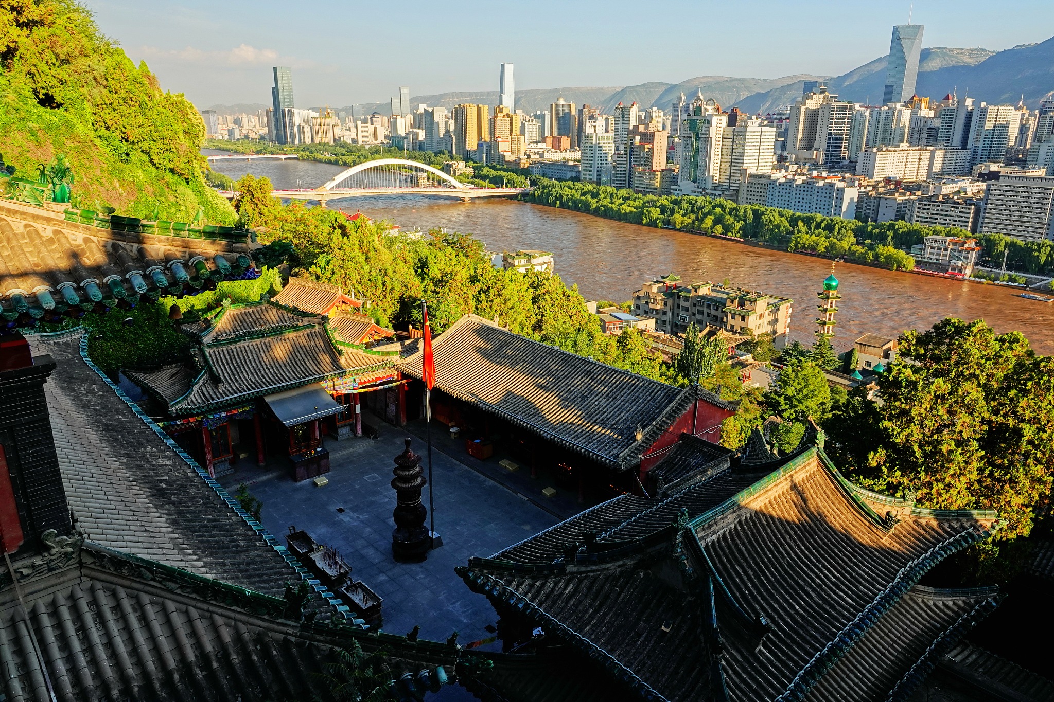 兰州2023年中专学校好还是大专好