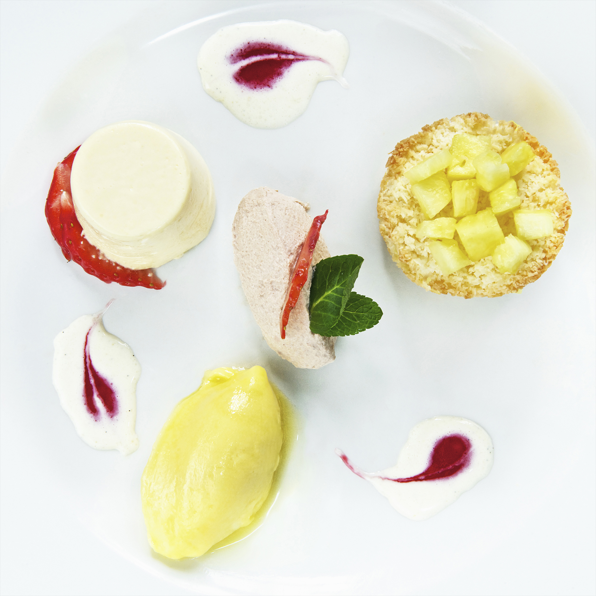 plate of pie and ice cream