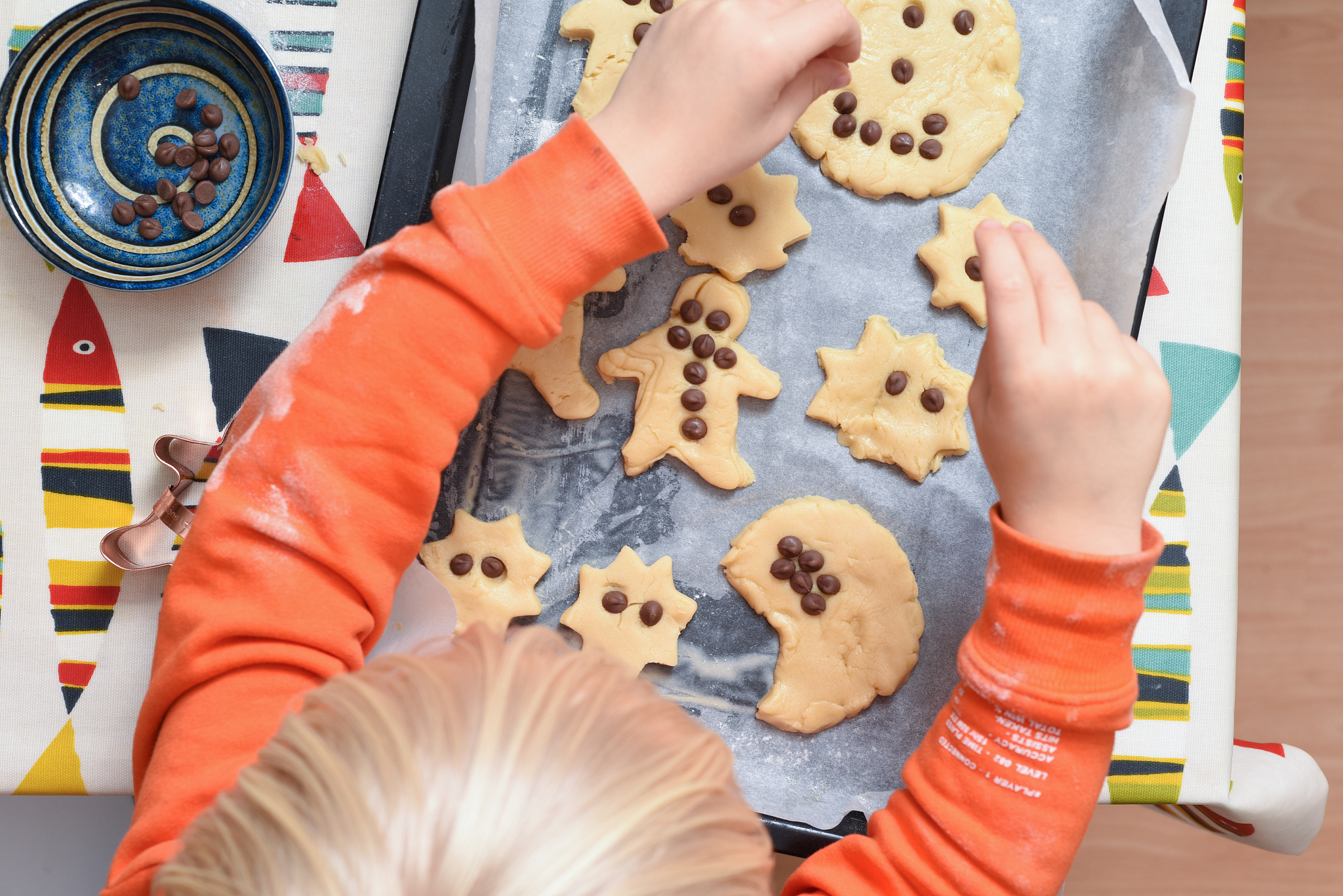 帮我写一个亲子烘焙视频文案脚本