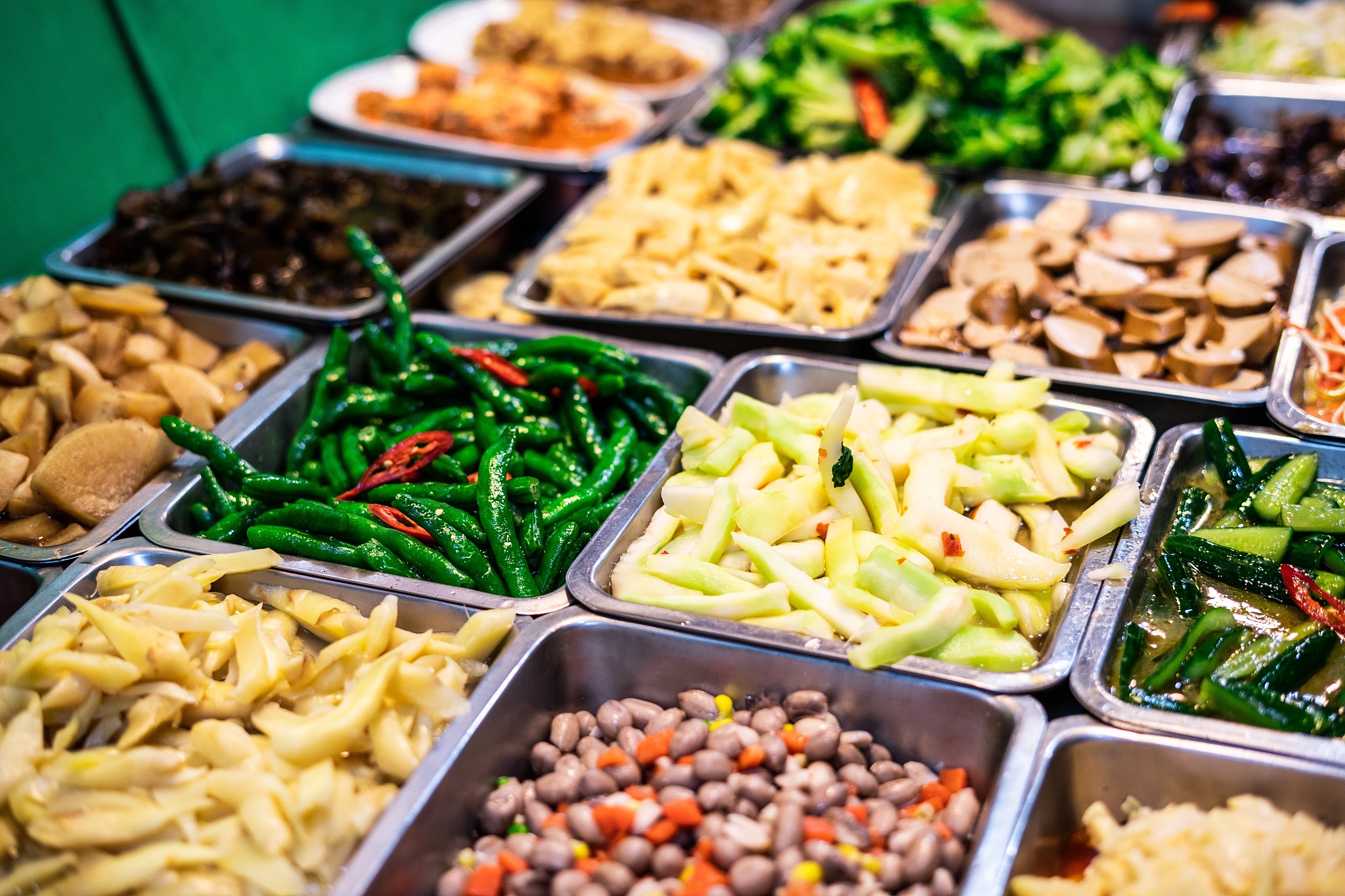 中消协等倡议「积极推广『小份菜』『半份菜』」，如何看待此倡议？将产生哪些影响？，根据这个话题写一篇完整文稿