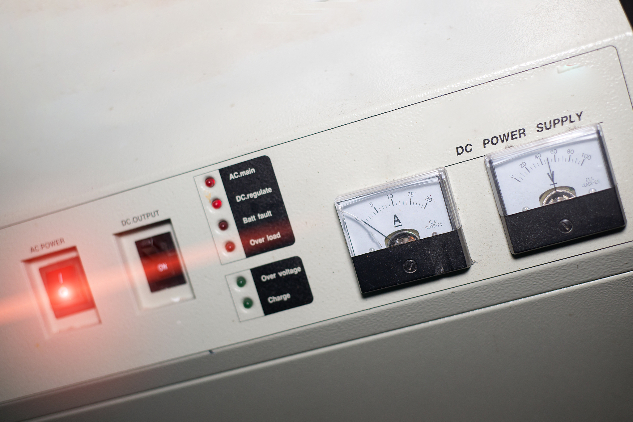 开利1950冷机面板数字不停闪动健康指数3是什么意思啊