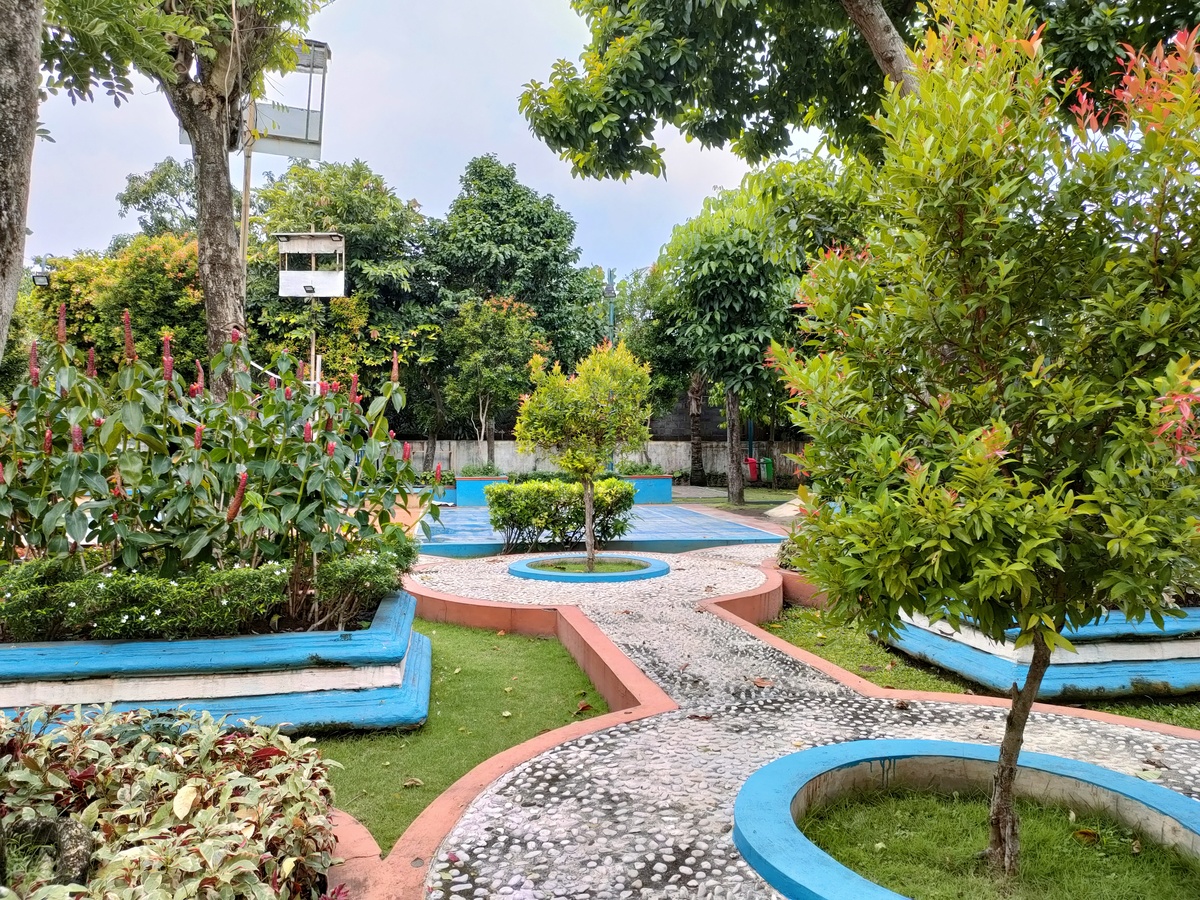 重庆园林技工学校专业介绍：园林绿化、植物与花卉、景观设计、机械维修等