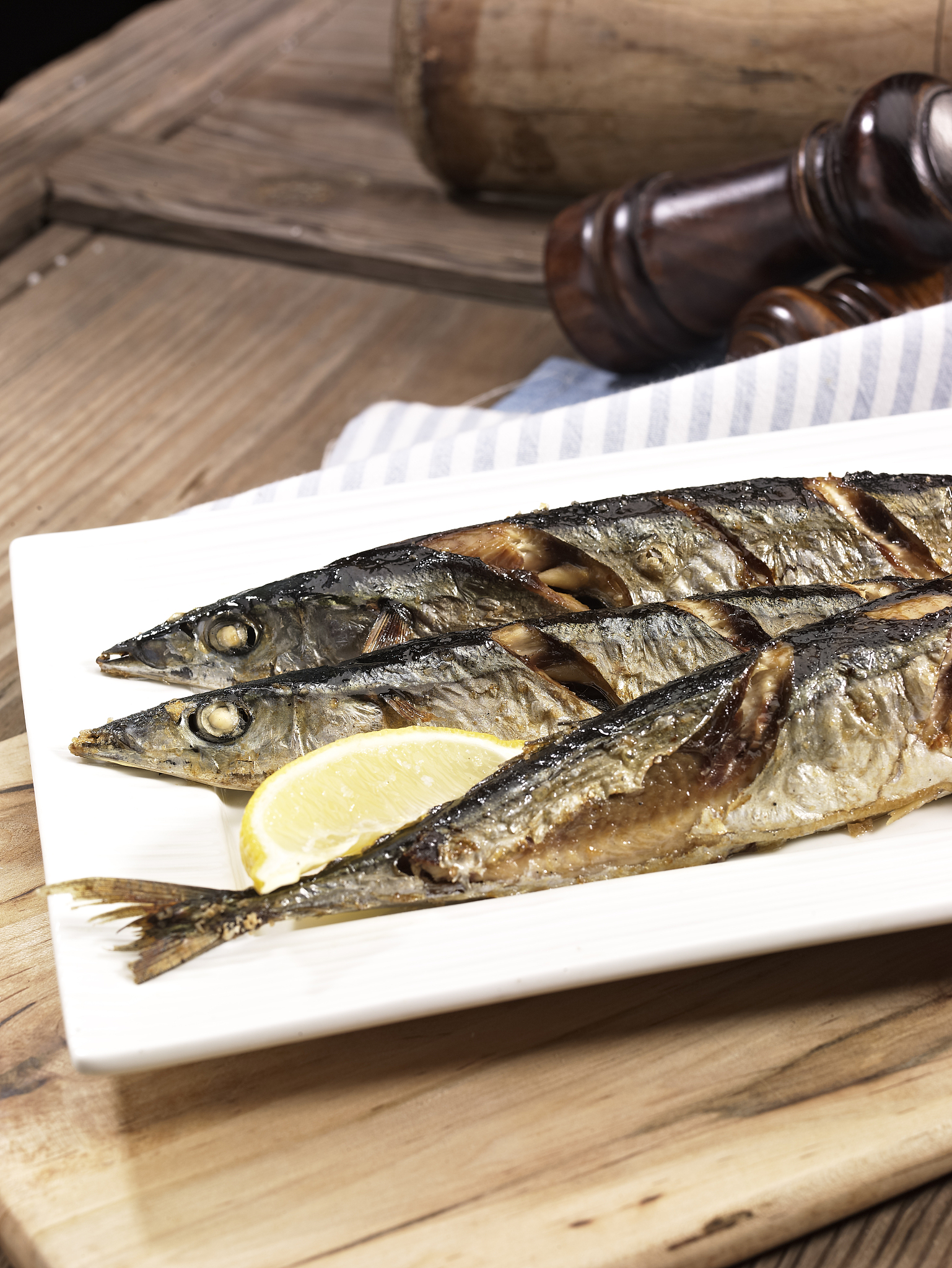 牛奶秋刀鱼的做法及功效 - 营养美味，保健养生