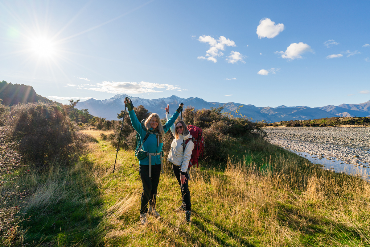 徒步：与自己、自然、他人和生活对话的旅程