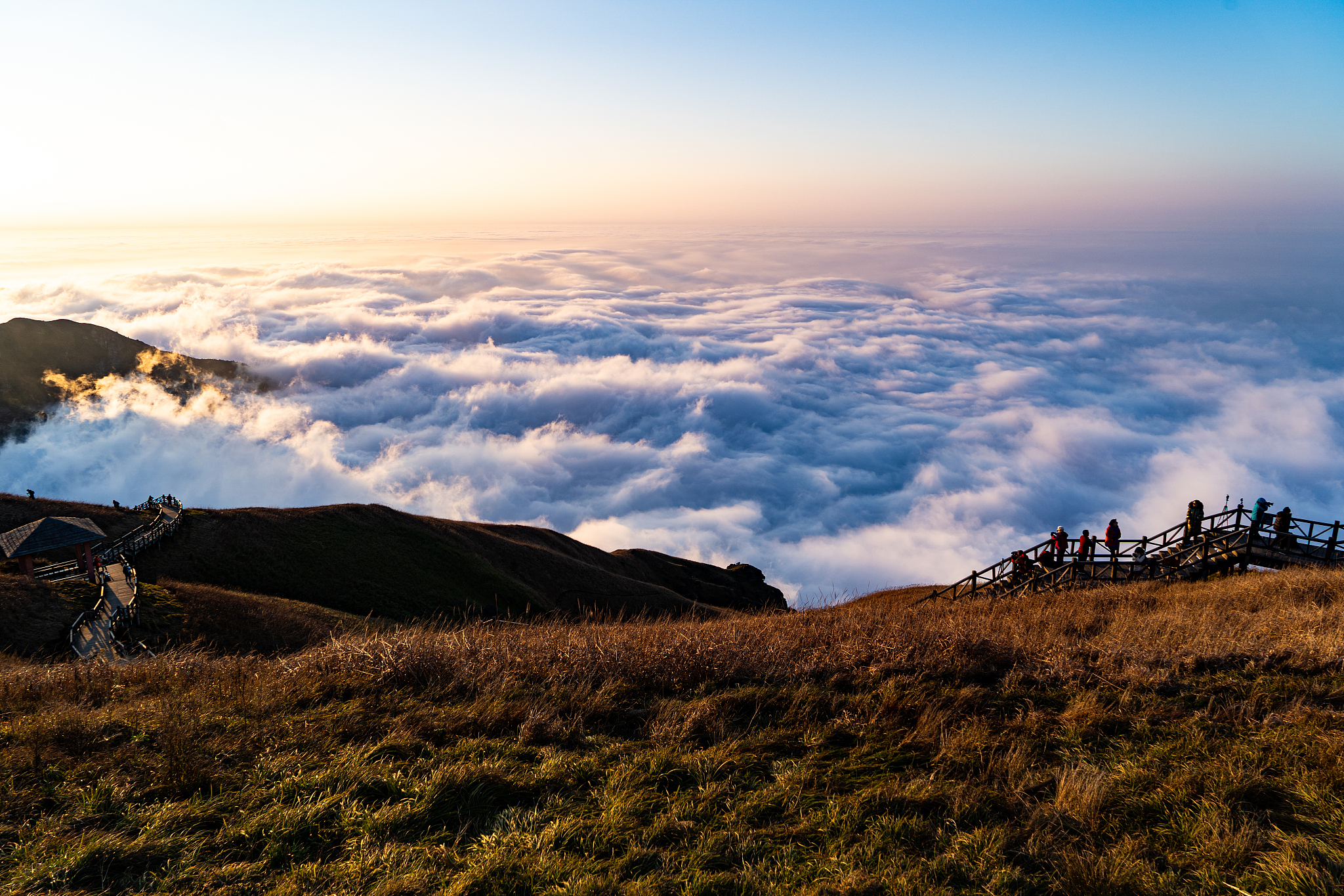 武功山登山指南：绝美日出、挑战自我、感受自然之美！🌄