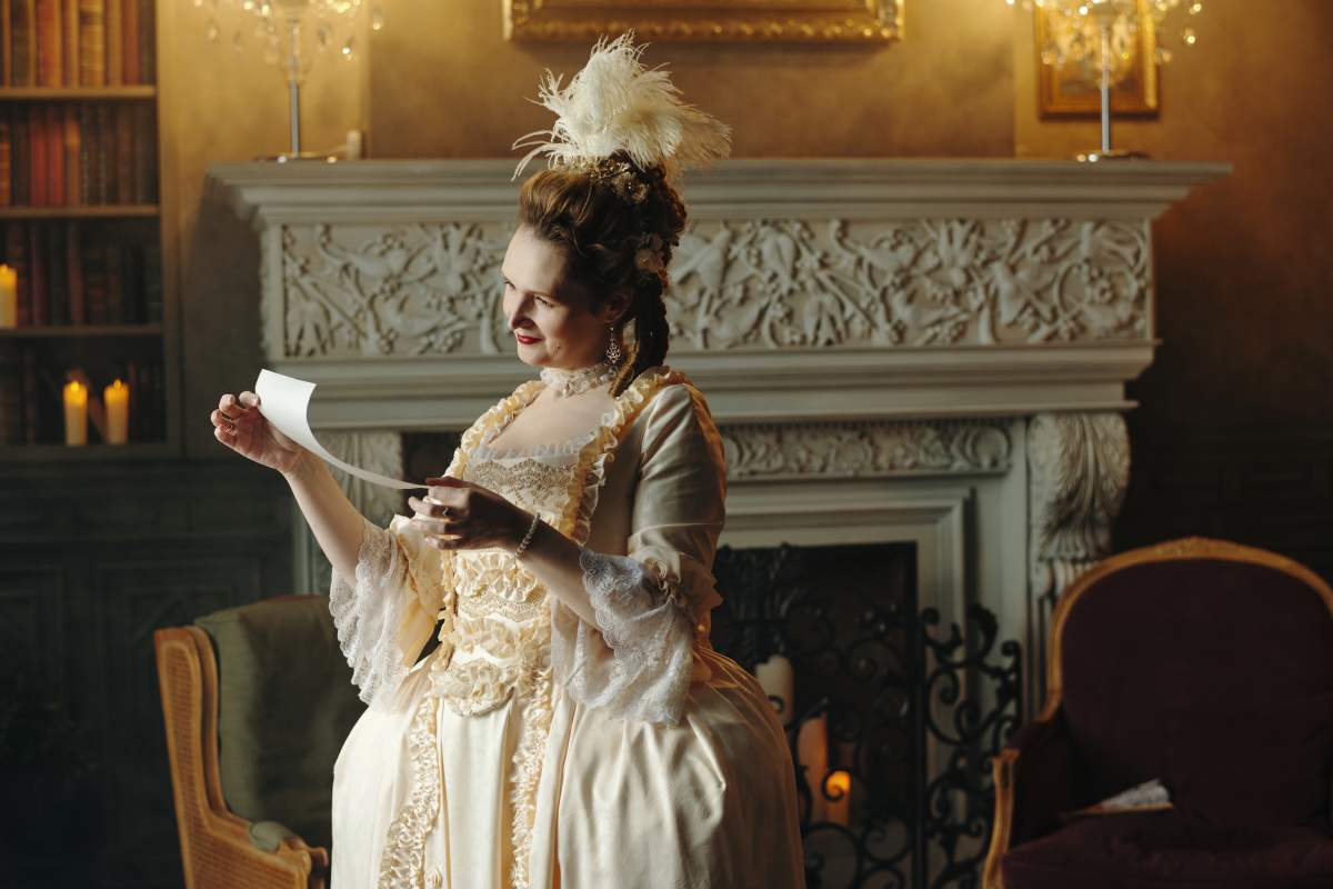 1 任选一部英语电影或者英剧美剧写出一篇500词的影评对影视作品的整体评价与感悟500字