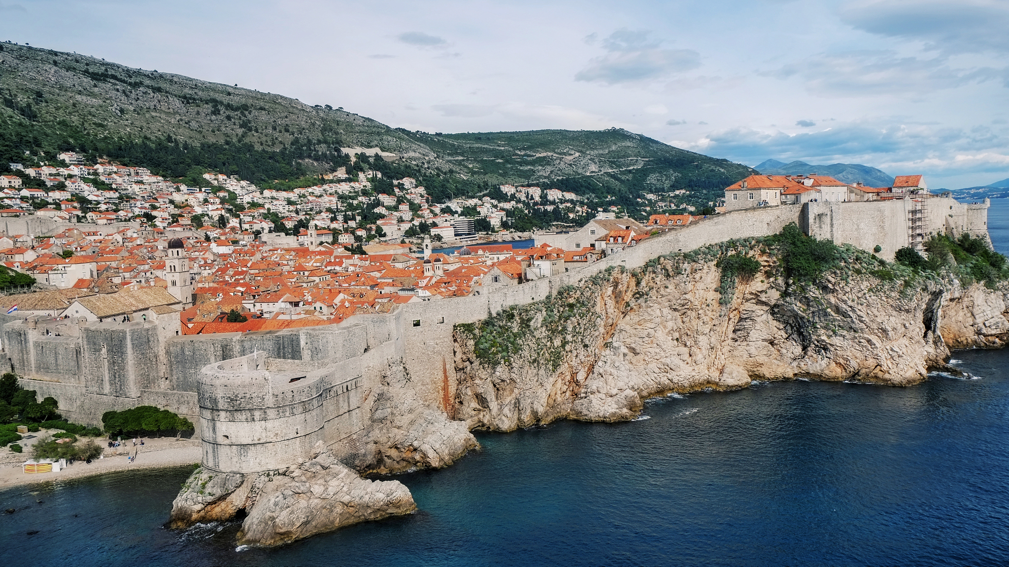 dubrovnik far view
