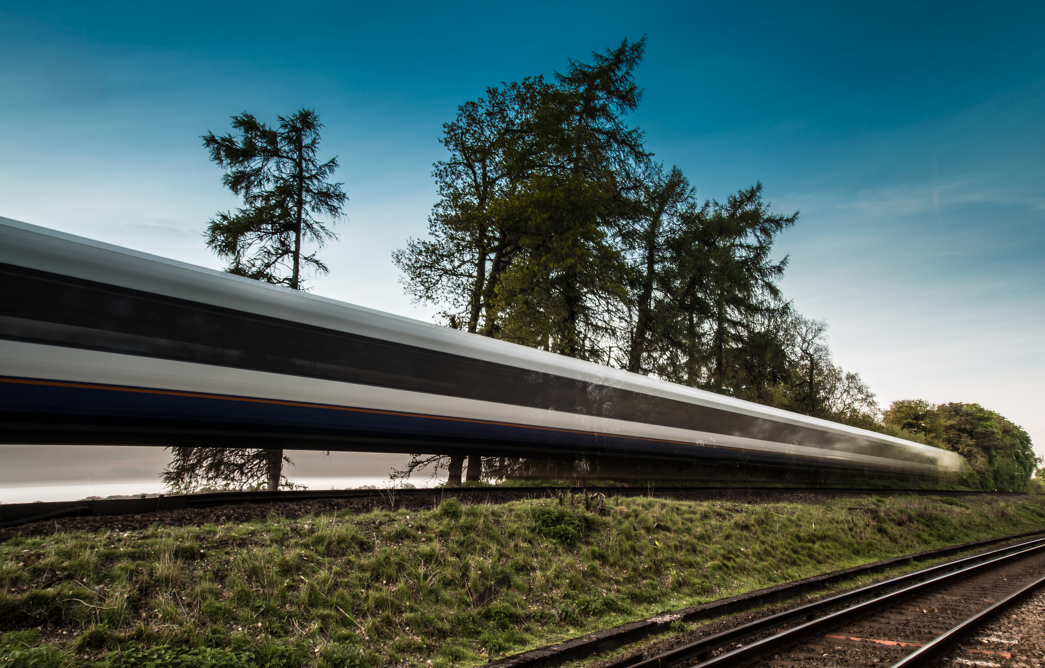 重庆轻轨学校招生条件：严格的背后是高素质人才培养