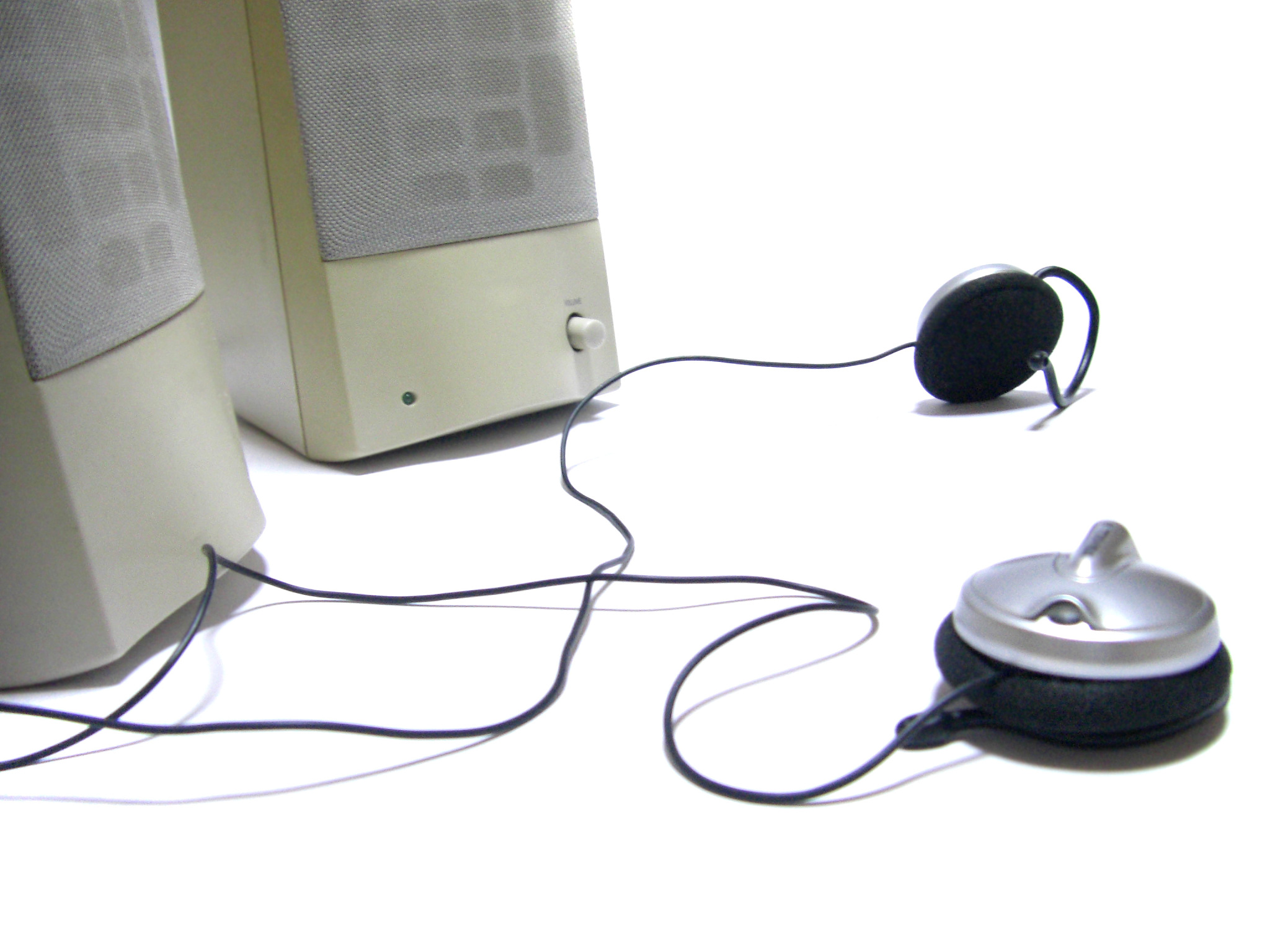 台式机连视频有回音怎么办？