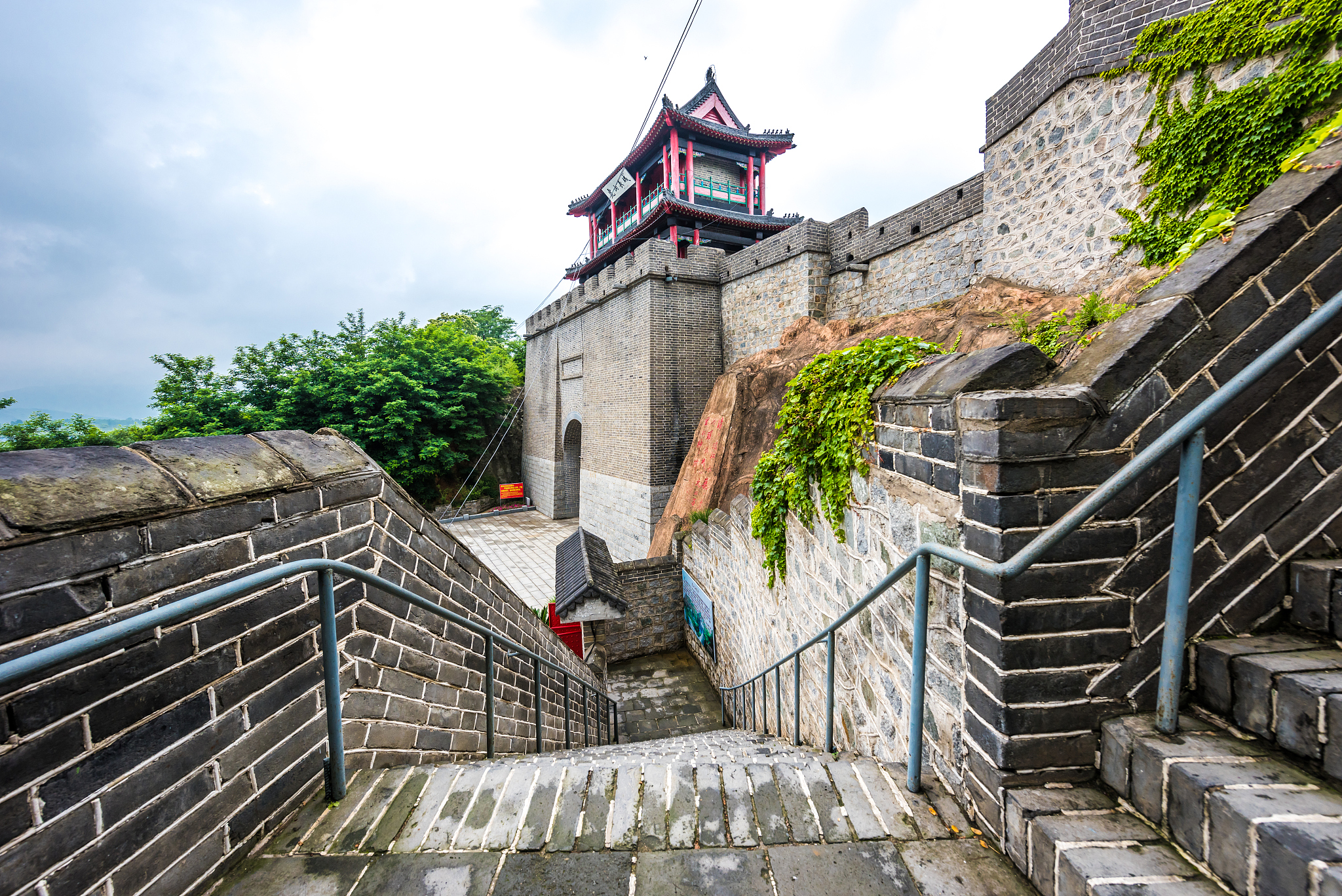 政府在旅游地发展中的重要作用：以《辽宁省文旅产业高质量发展行动方案》为例