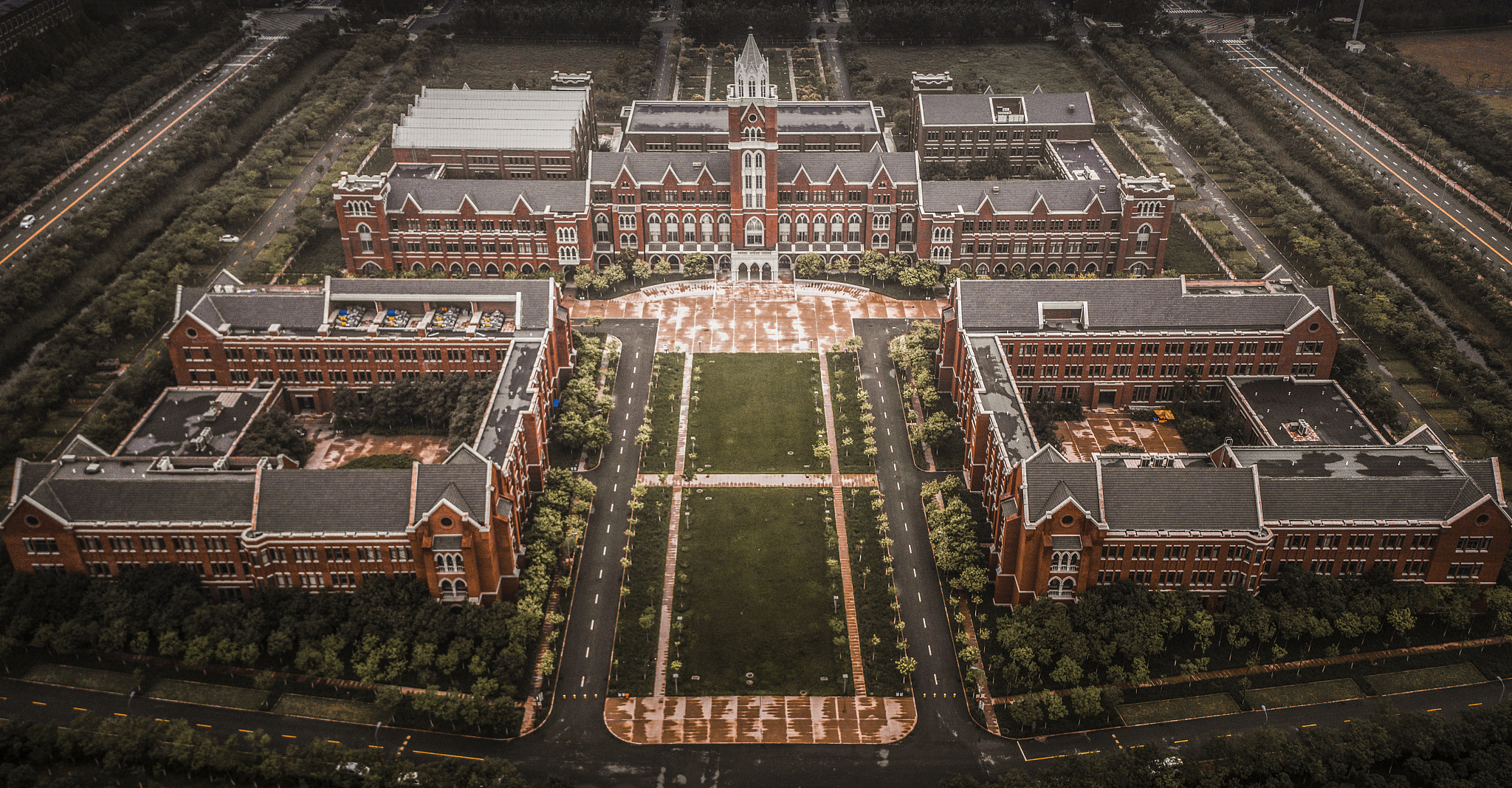 黄石机电应用学校建筑装饰好不好？有什么招生要求