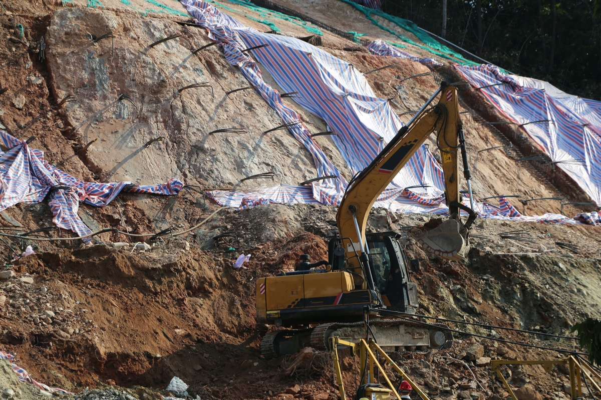 优化文章关于路基三队路堤施工进程汇总一、K52+050-K53+340左幅高山隧道出口至X022分离式立交及张坳中桥下绕行便道我公司于2020年