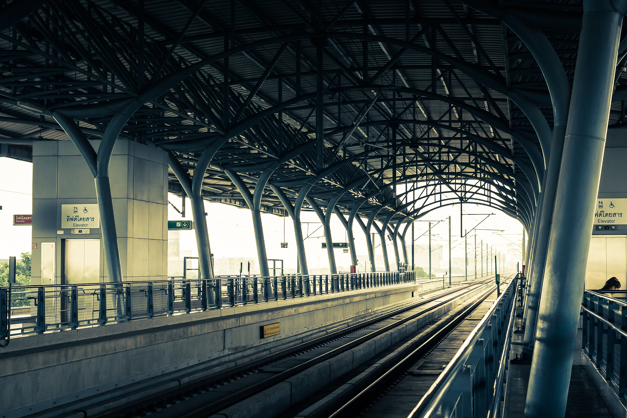 贵阳女生适合的铁路学院专业：2020年热门选择