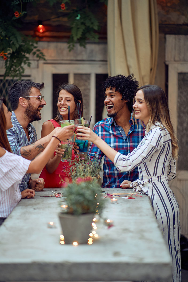 5个逗比朋友的爆笑结拜名字：糖糖熊、马尾公主、鹿眼儿、猪肉粽子、狗屎运