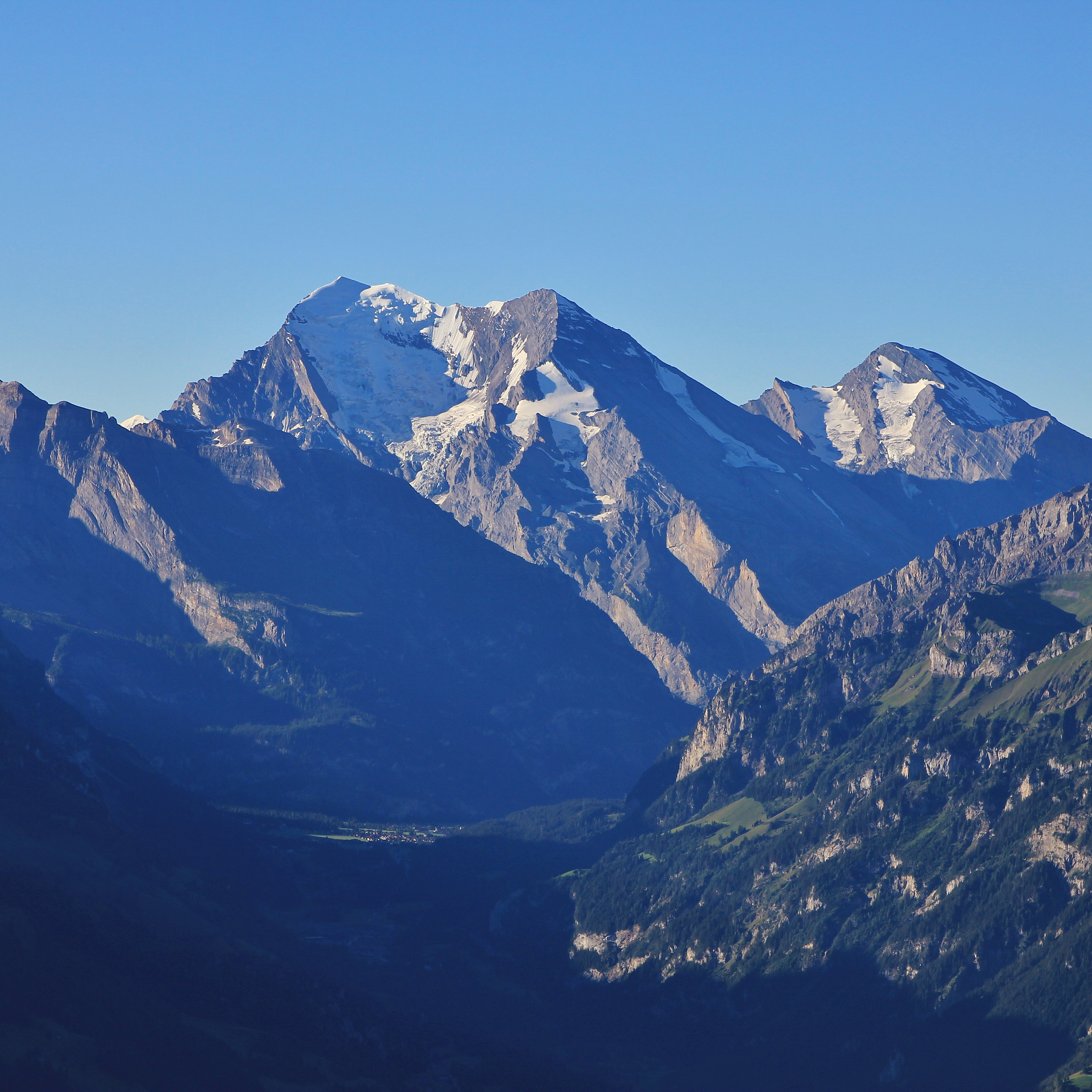 kandersteg, mount balmhorn and mount rinderhorn at sunrise.