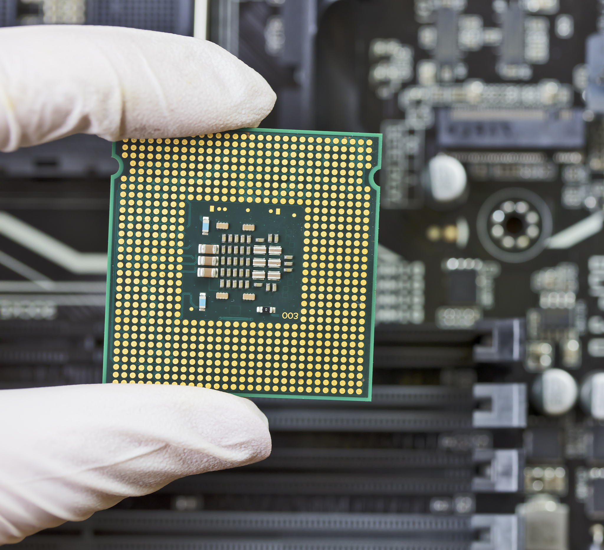 Intel Xeon E5-2696 v3 vs E5-2686 v4: AVX 2.0 vs TSX 指令集对比