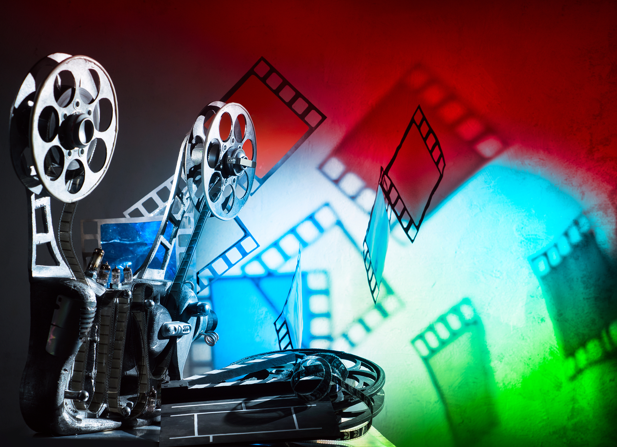 1200字关于电影的社会影响和文化意义：从宣传到教育从娱乐到启迪