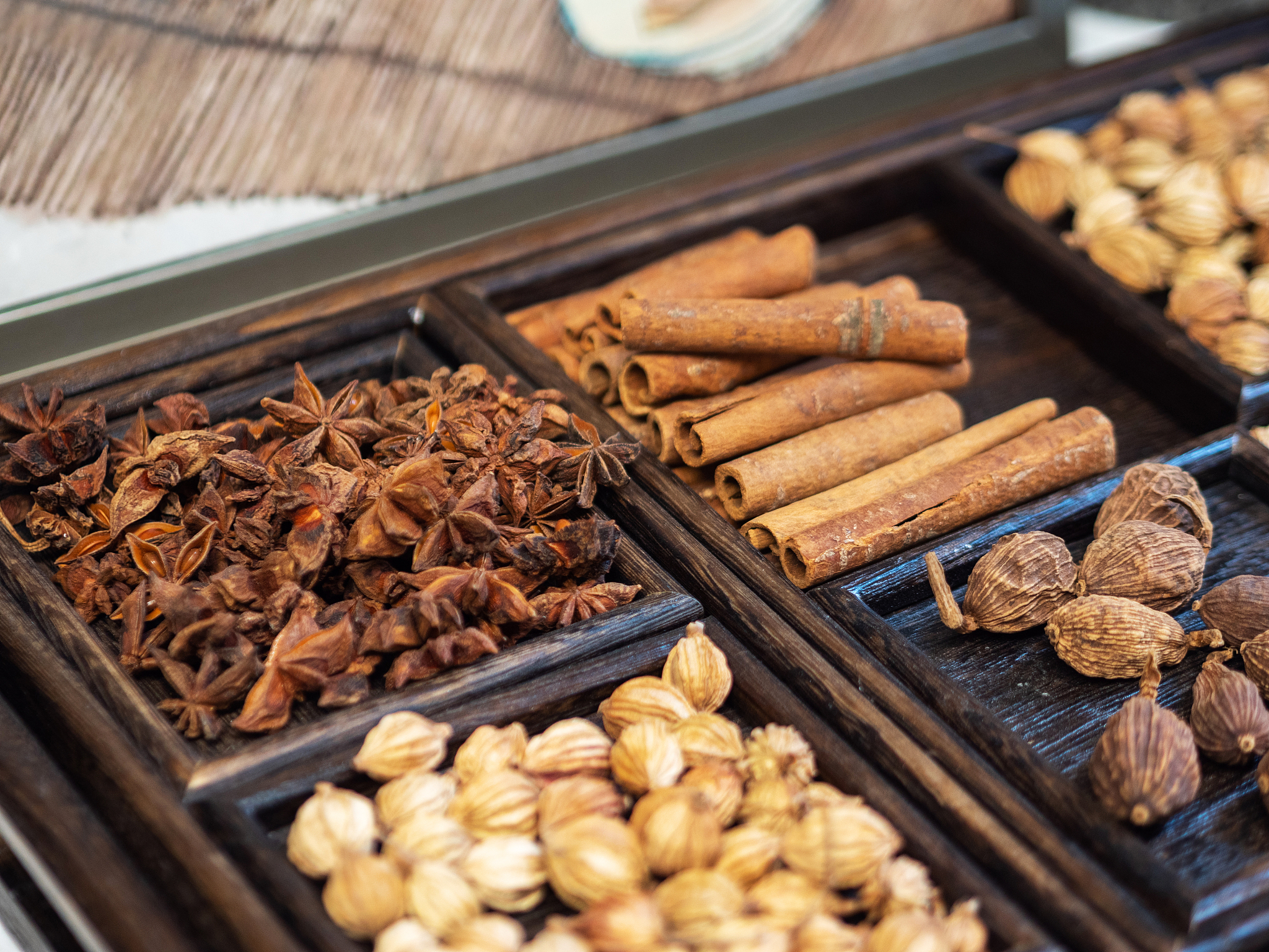 卤油100斤香料用量 - 八角、草果、陈皮比例参考