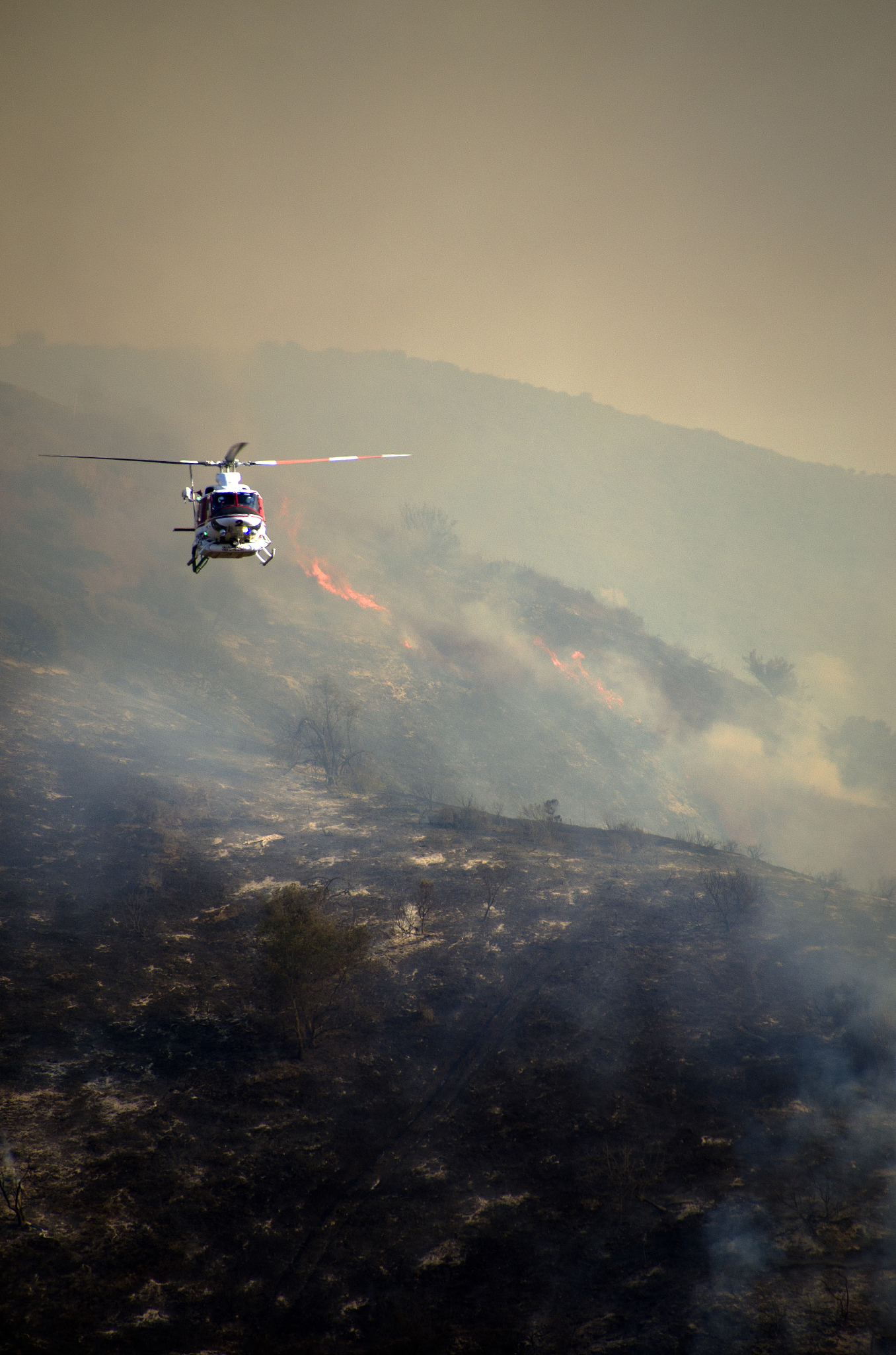 helicopters fighting california wildfire