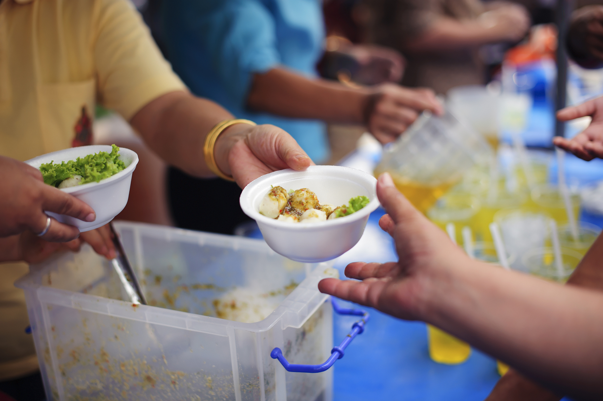 饥饿难耐？朋友可以帮忙！