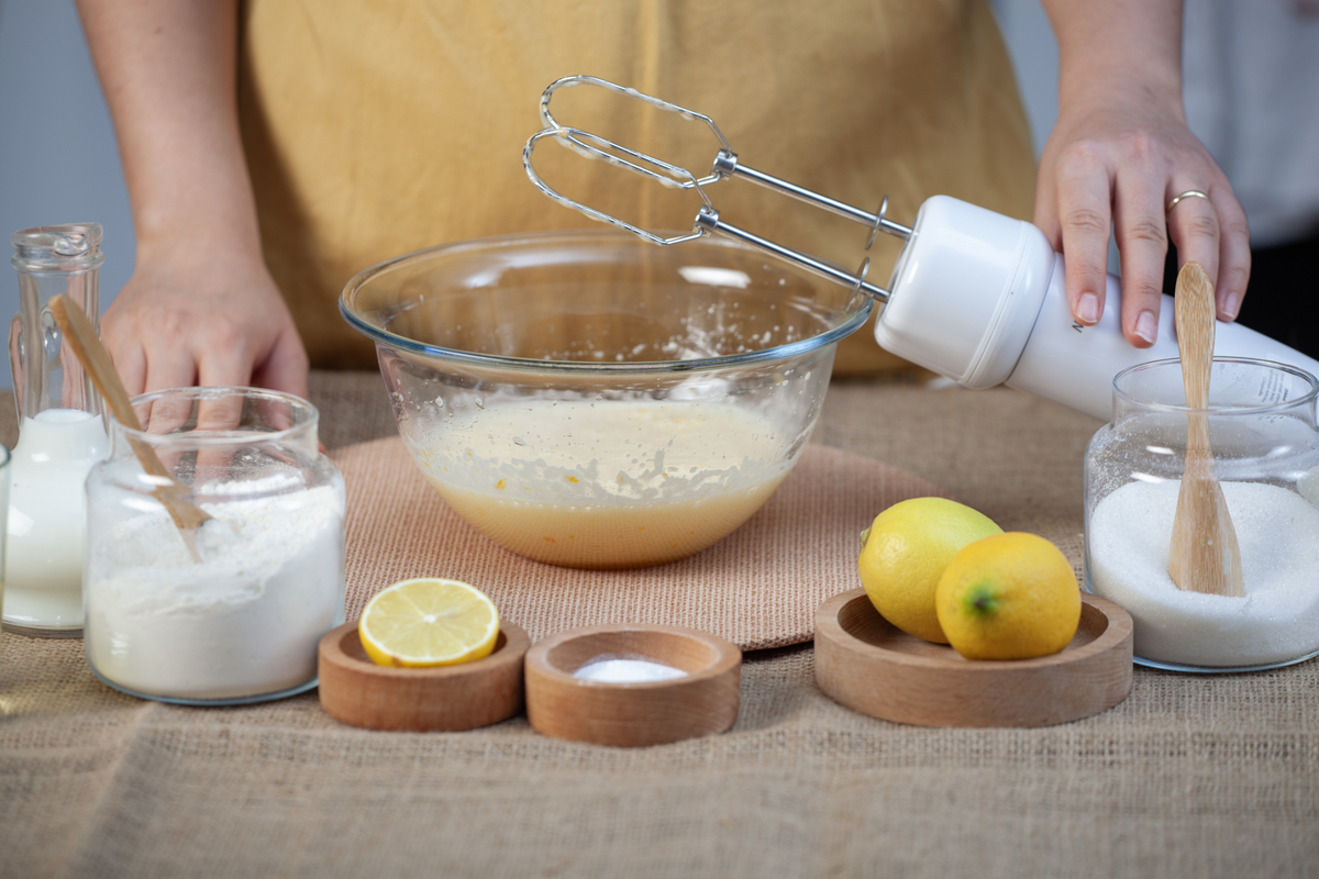 牛奶能放进微波炉加热吗？安全、营养、方便三方面解析