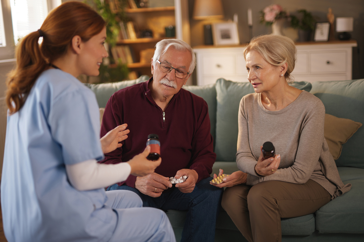 老年人居住模式与健康关系研究:争议与共识 老年人居住模式与健康关系研究:争议与共识
