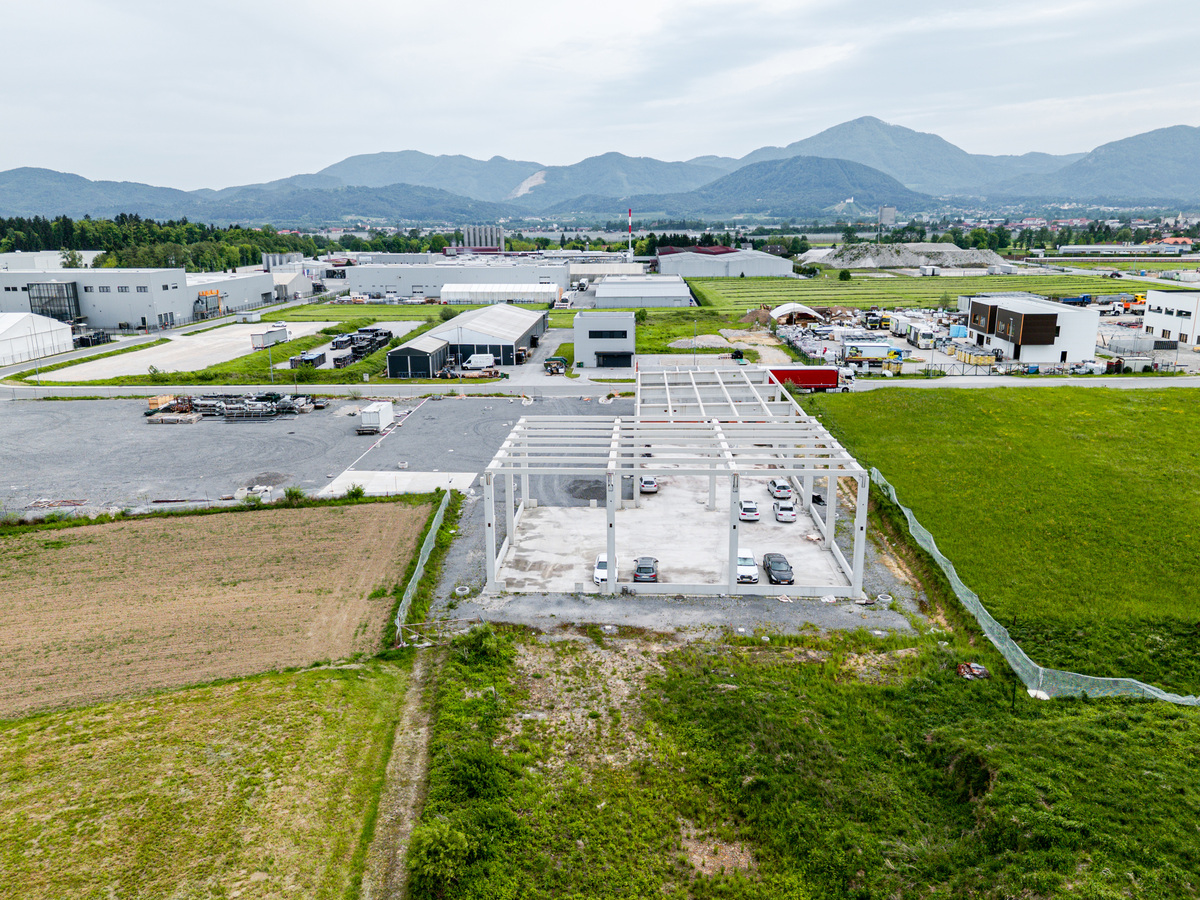 民航机载设备研发制造中心沟渠改迁项目特点