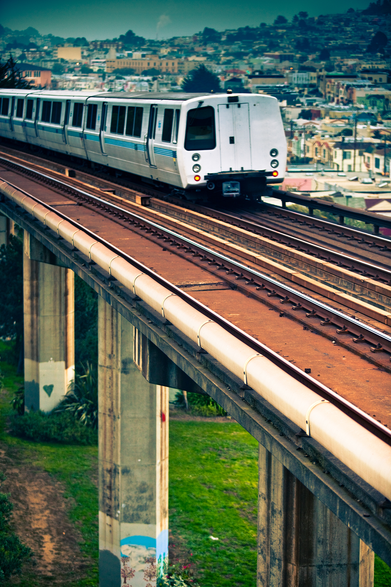 贵州铁路学校学铁路专业怎么样？优劣势分析及专业选择建议