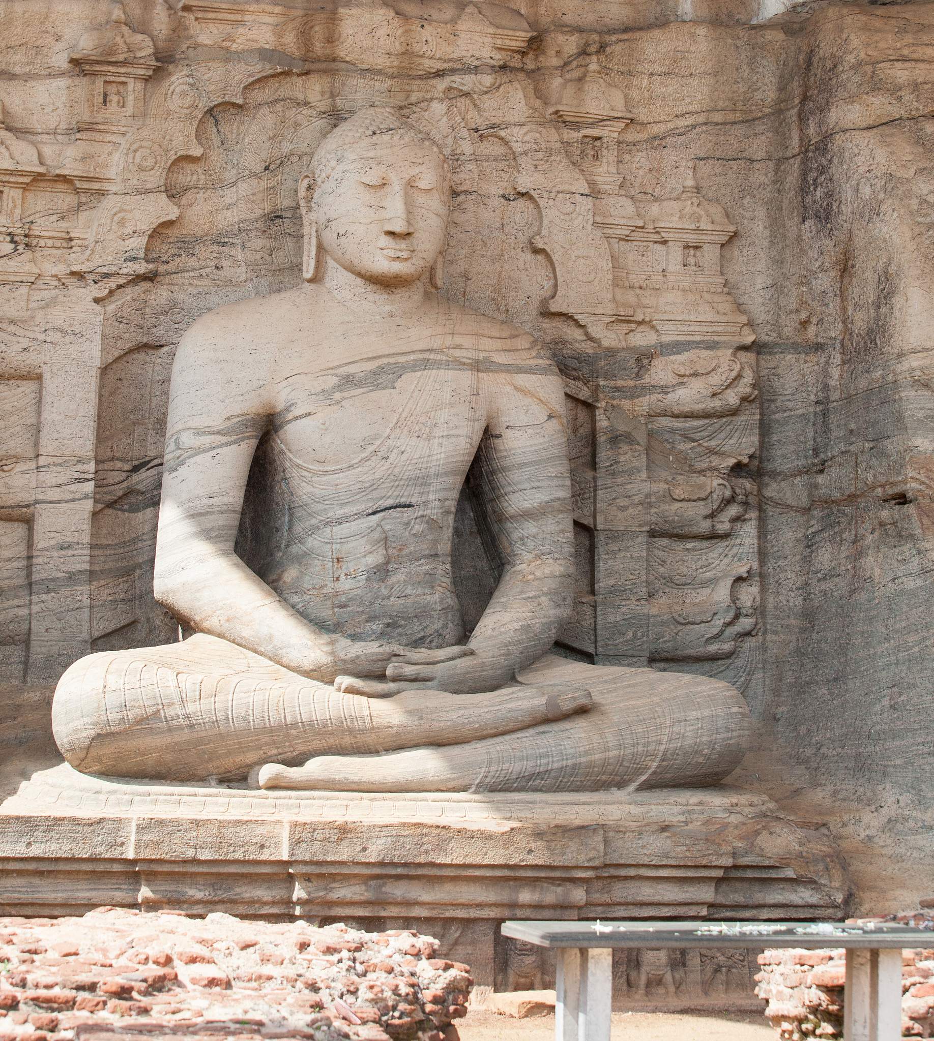 Explore China's Wonders: Leshan Buddha, Suzhou & Forbidden City