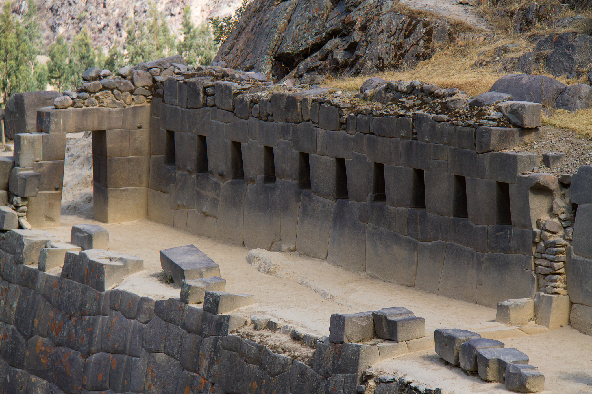 ollantaytambo inca ruins
