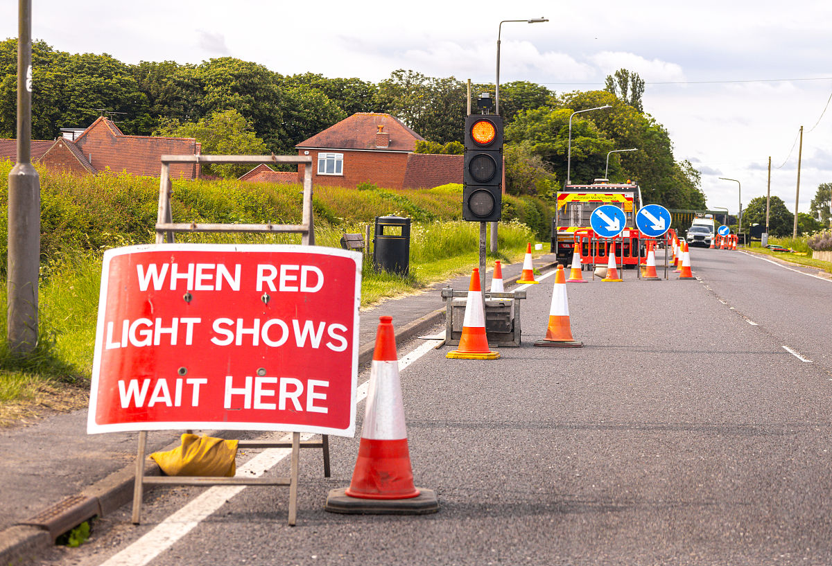 请写一份青岛市加油站建设项目的环境影响评价报告字数不少于1万字。