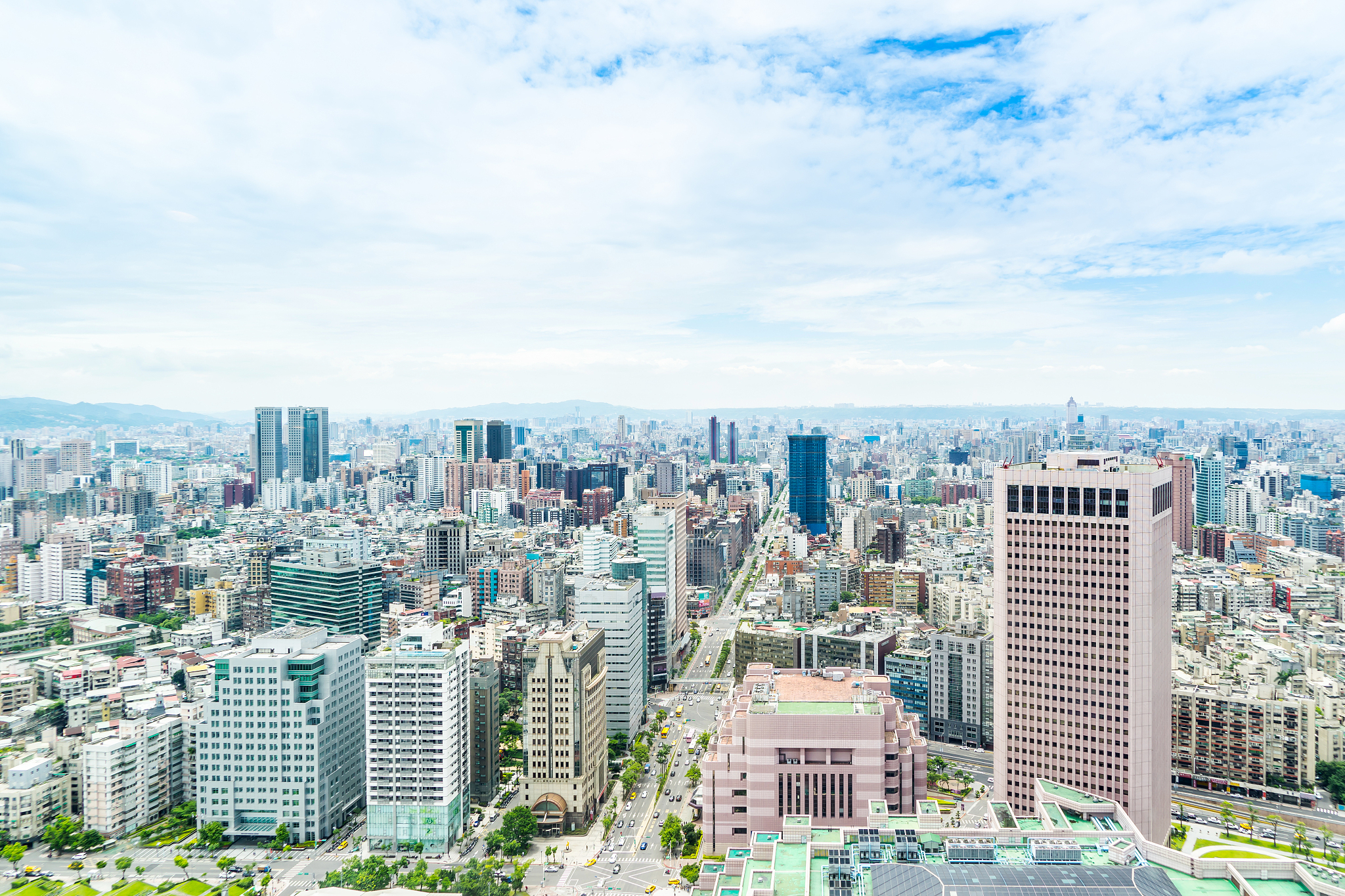 city skyline aerial view in taipei 101, taiwan