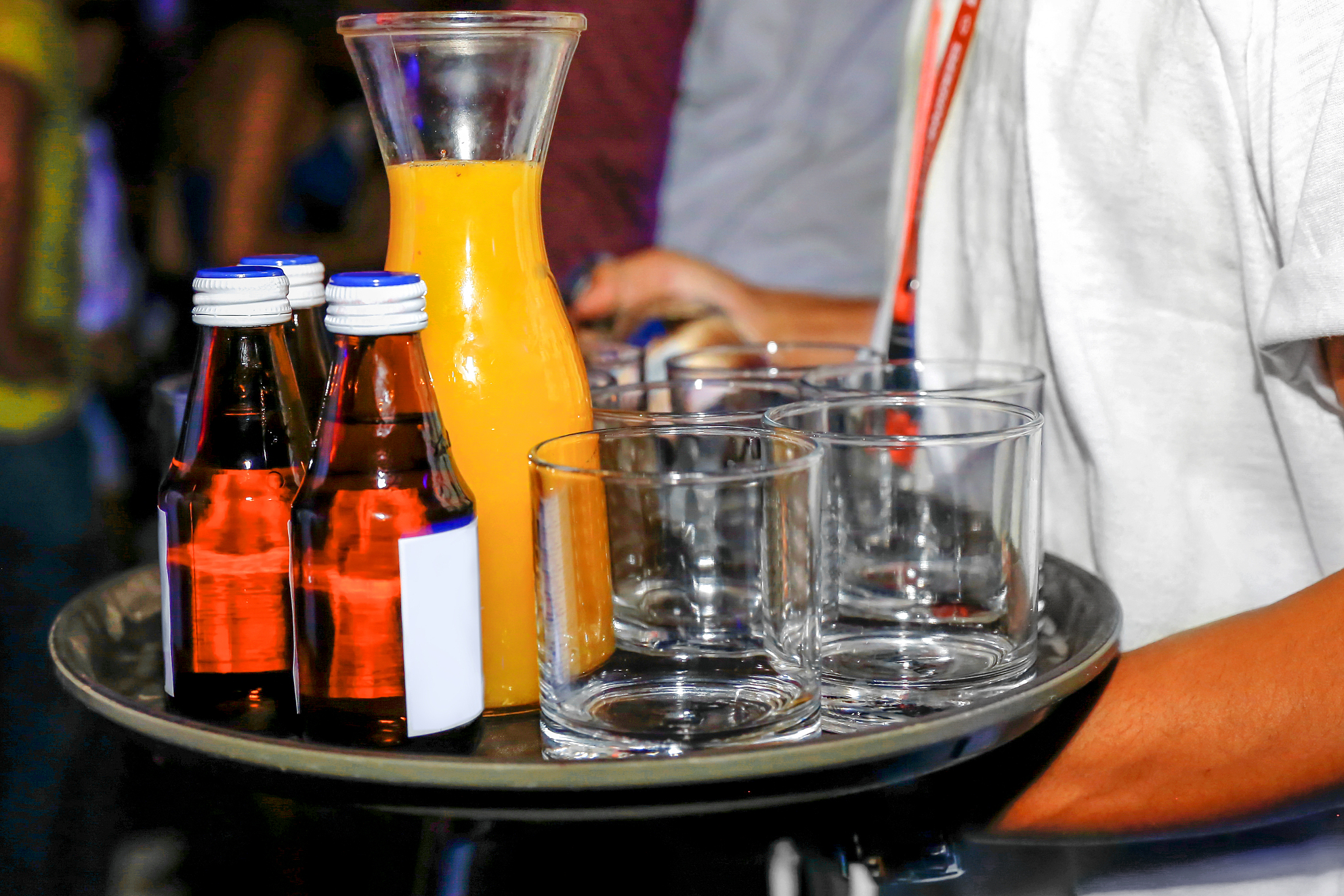 write satirical poetry about us senator drinking beer