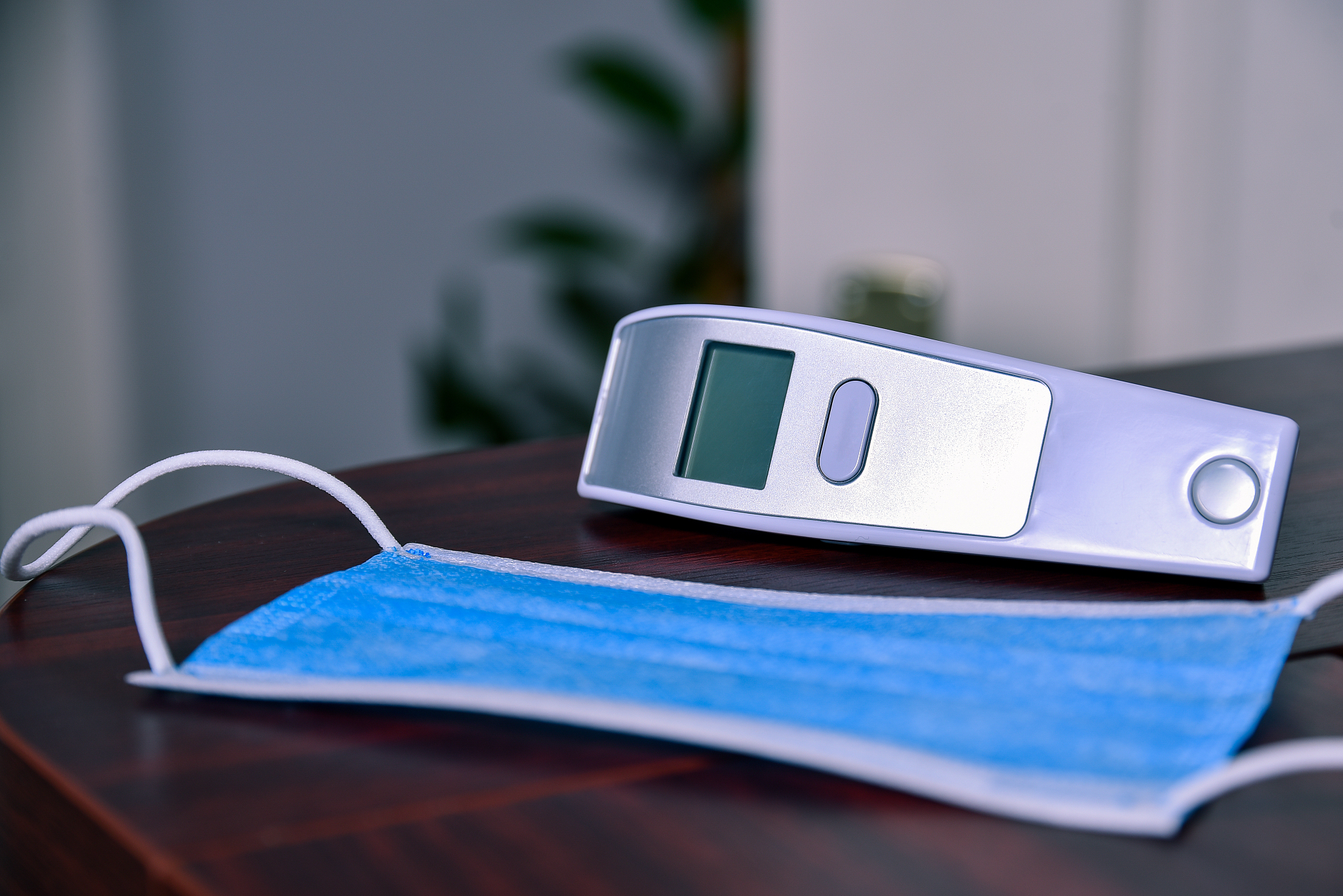 关于老人护理的新型电子产品