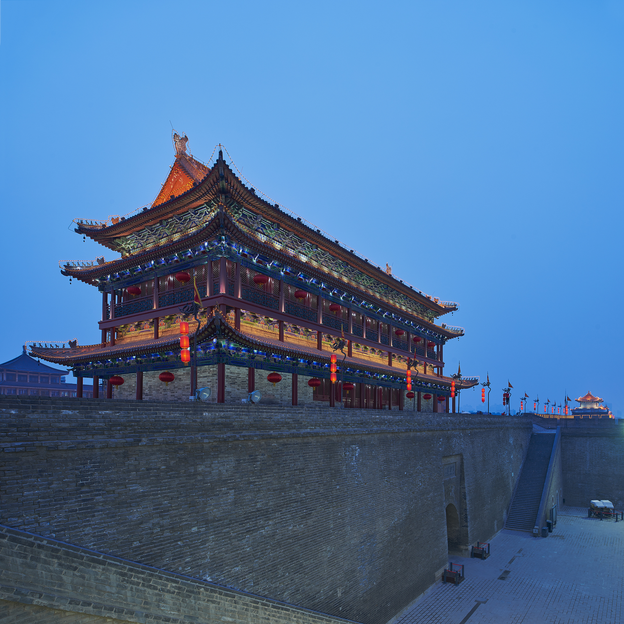 西安发展现状：经济繁荣、人口增长、基础设施完善