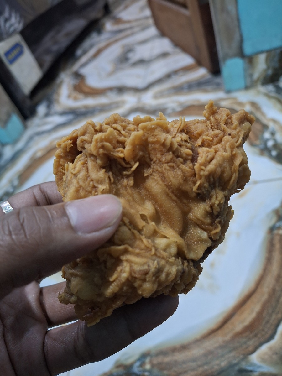 酥脆美味炸鸡制作方法：简单易学在家也能做！